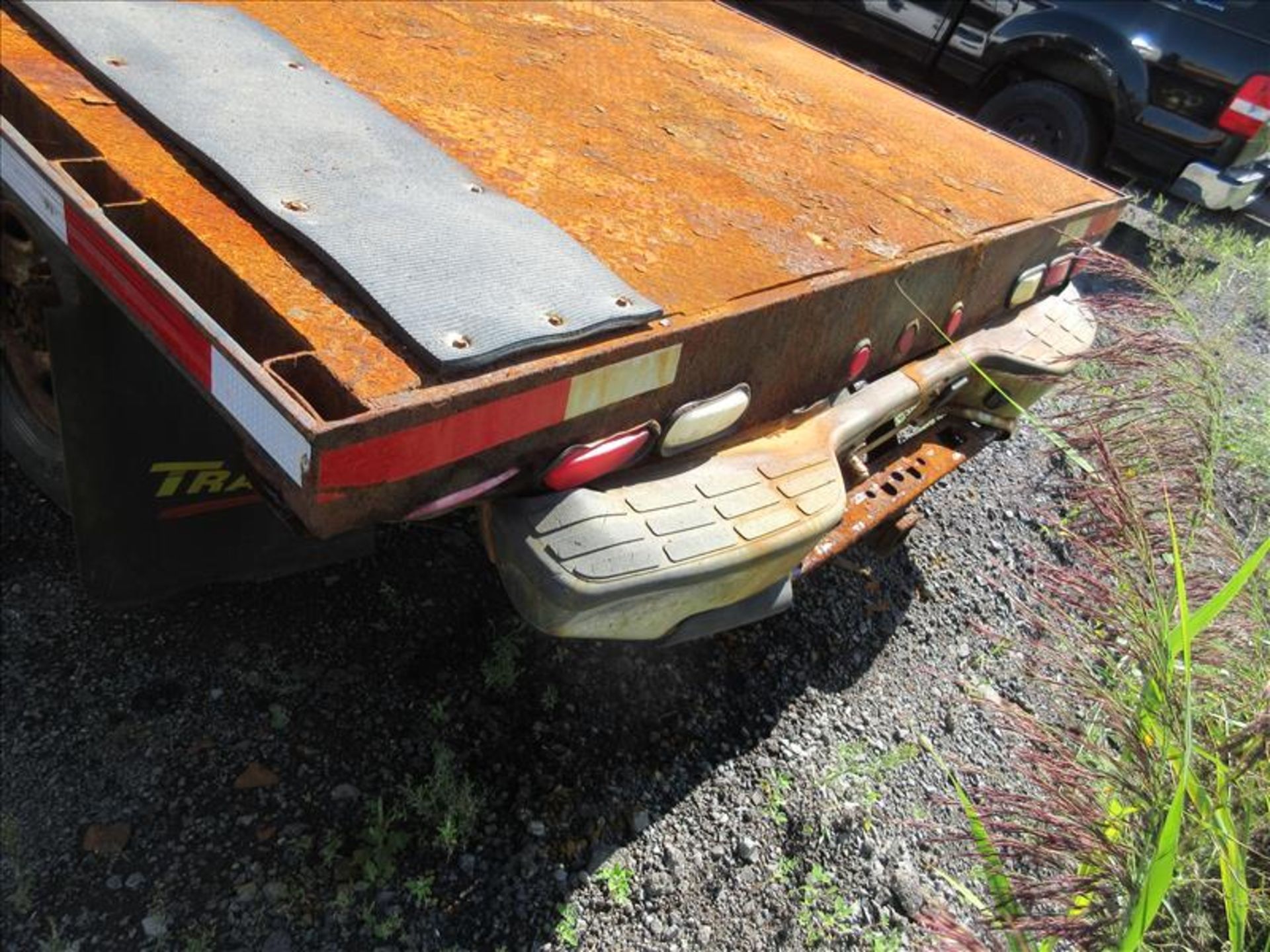 Chevrolet Silverado 2500 HD Flatbed Pickup Truck, (4) doors, V8 6.0l gas engine, GVWR 9200lbs, - Image 14 of 15