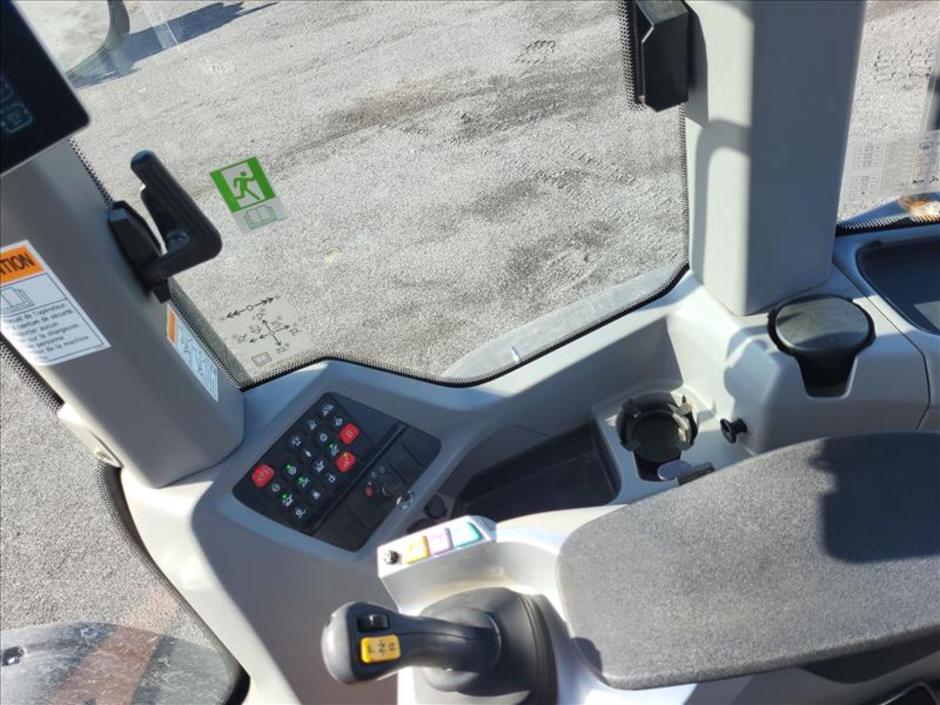 Case 621G Wheel Loader, enclosed cab, auxiliairy hydraulic system, GRYB Q/C, rearview camera, - Image 14 of 20