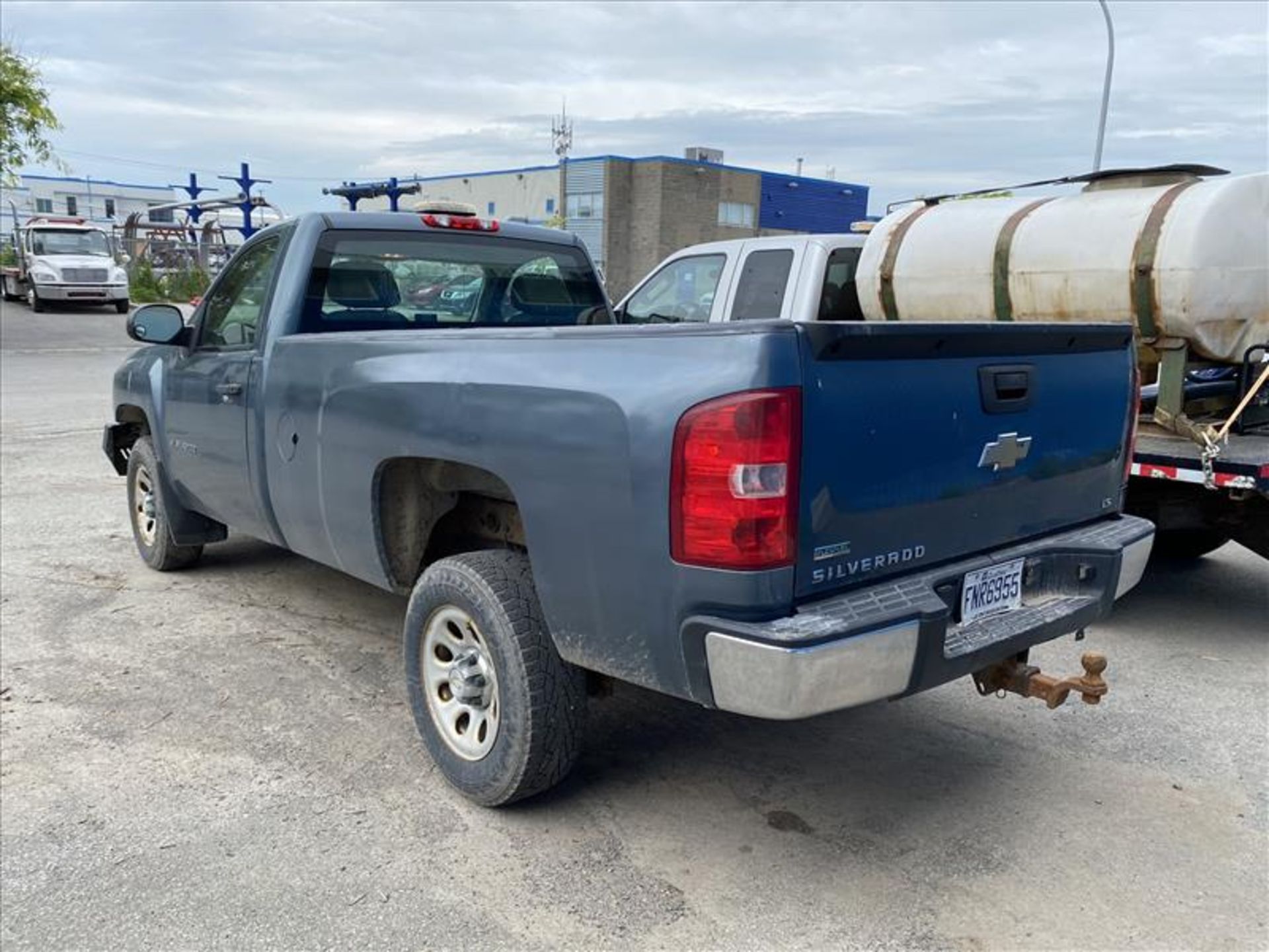 Chevrolet Silverado 1500 WT 4x4 Pickup Truck, V8 4.8l gas/E85 engine, GVWR 6800lbs, tires LT245/ - Image 2 of 6