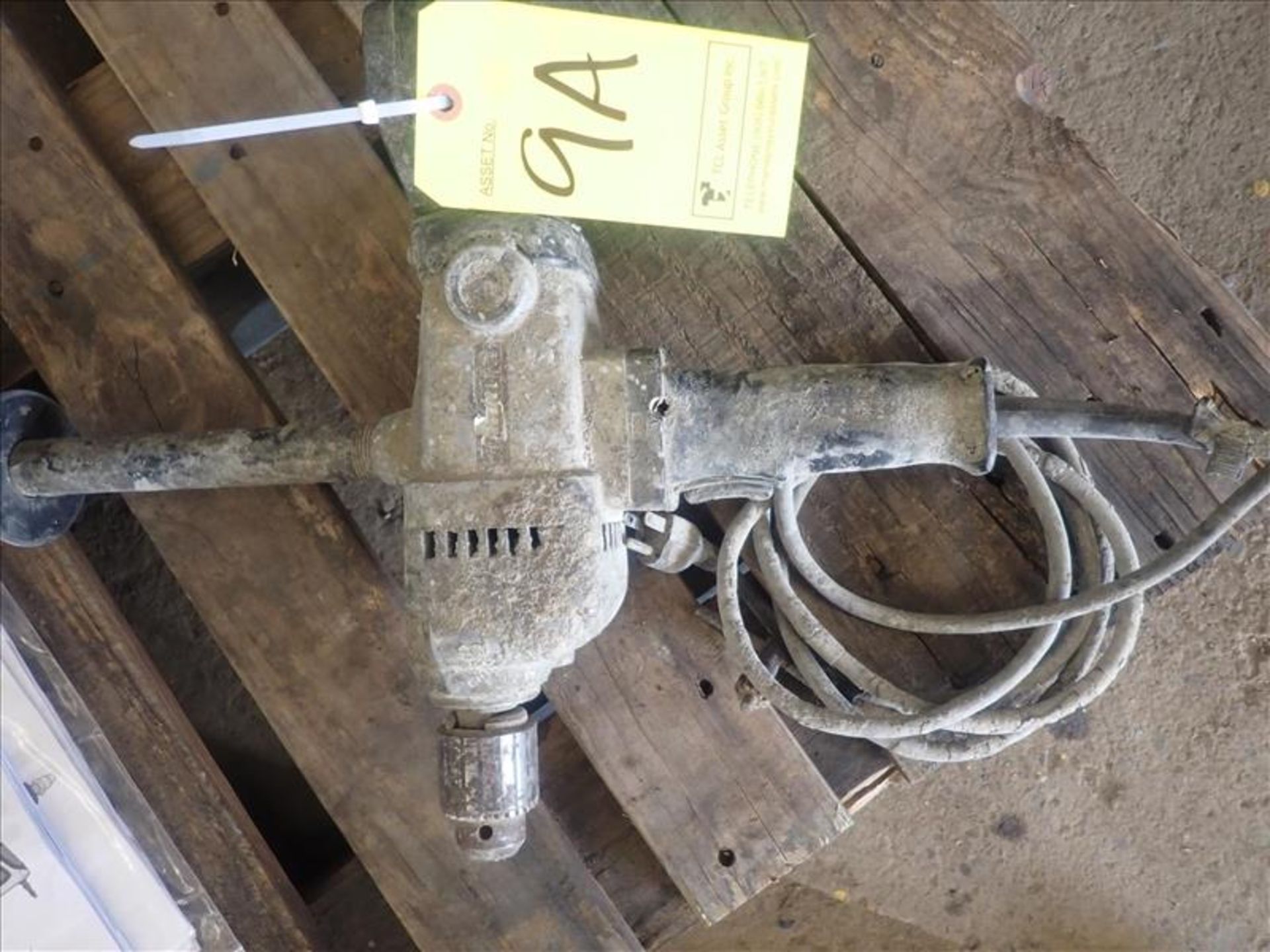 Makita electric hammer drill (Loc Saint-Sulpice)