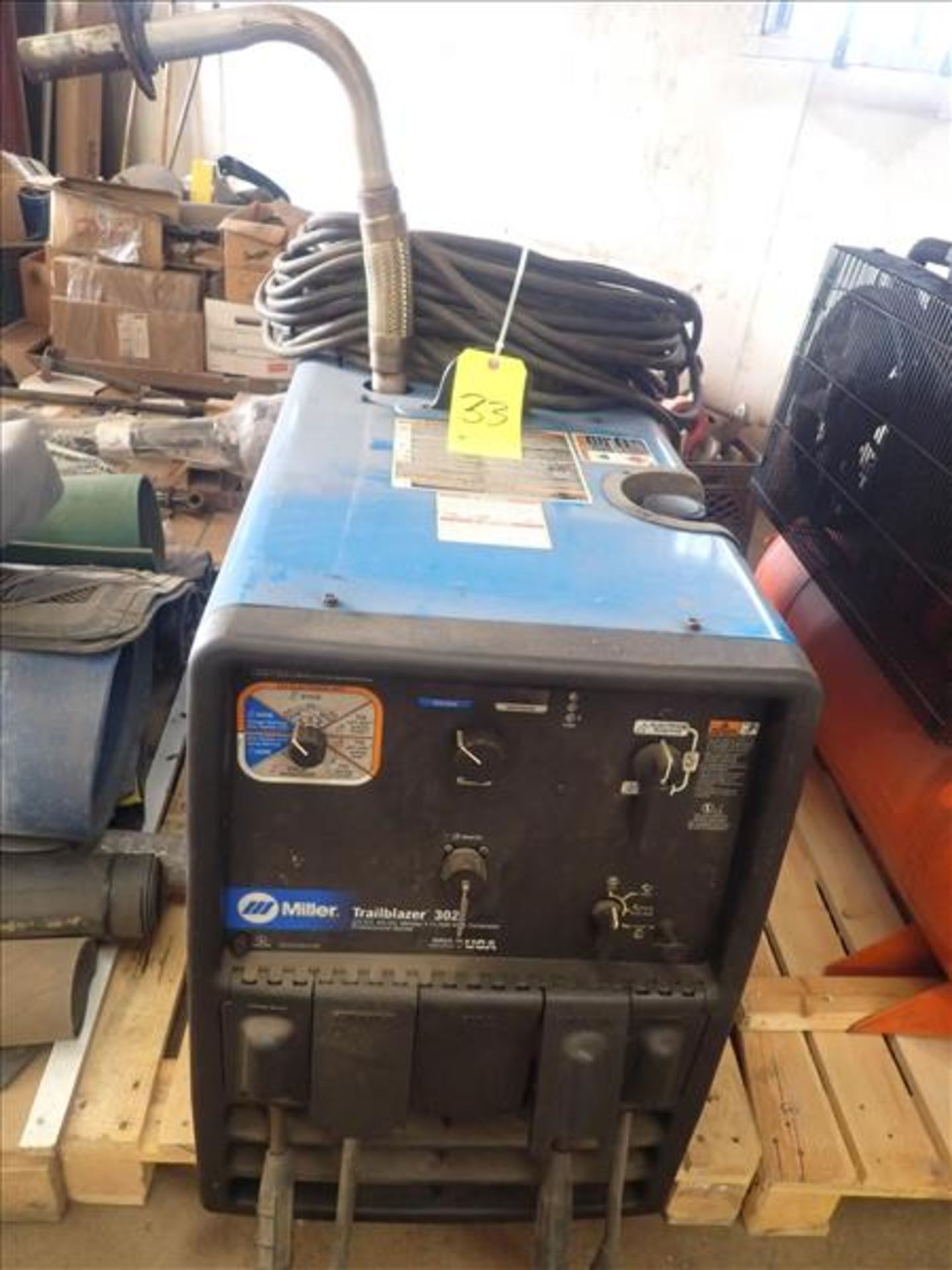 Miller TrailBlazer 302 CC/CV, AC/DC multi-process welder (Loc Saint-Sulpice)