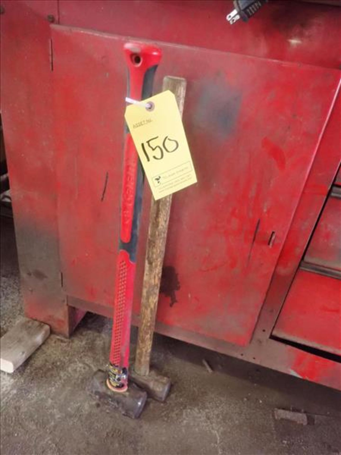 (2) sledge hammers (Loc Repentigny)