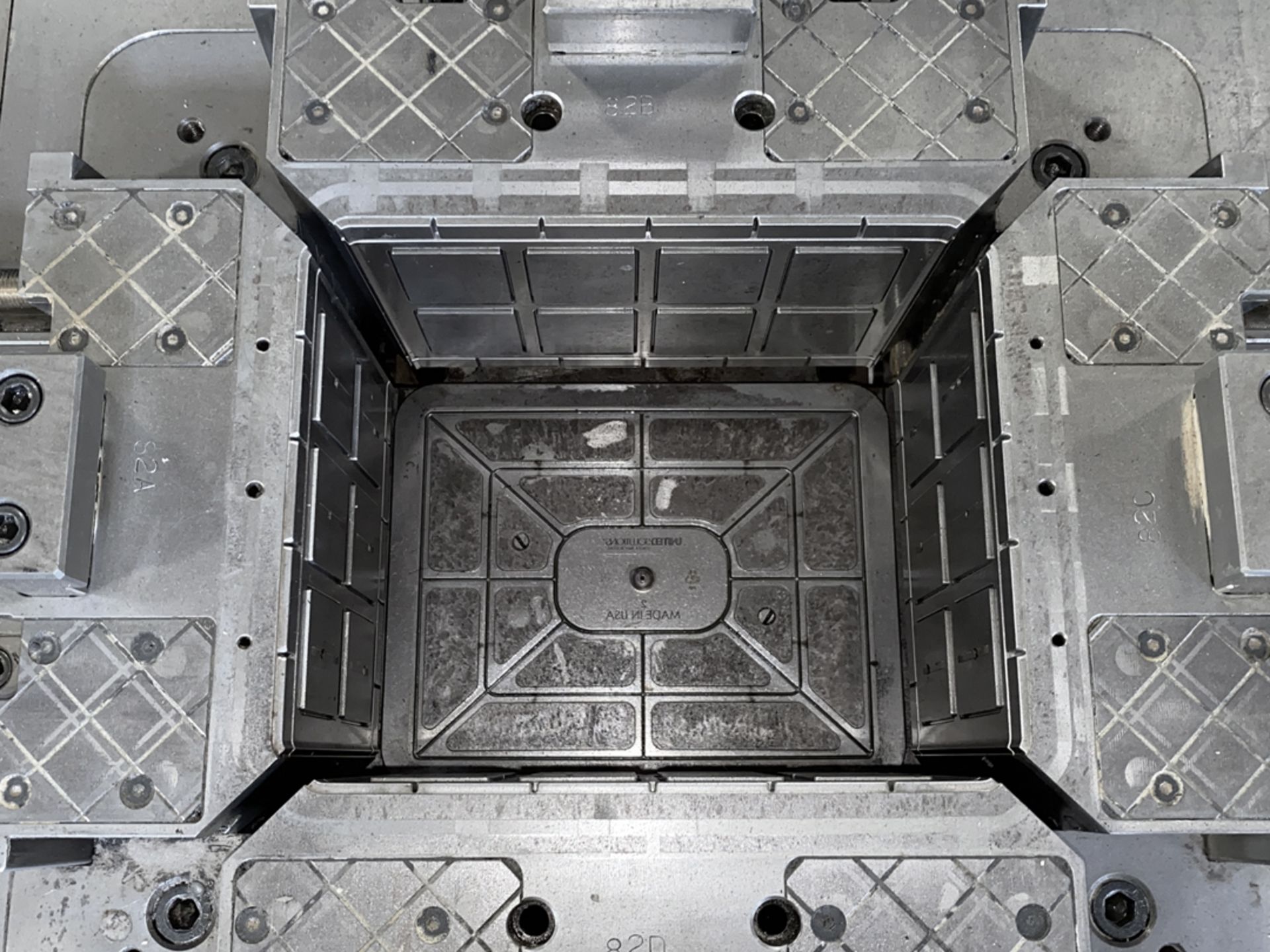 Small Crate Mold - Image 9 of 19