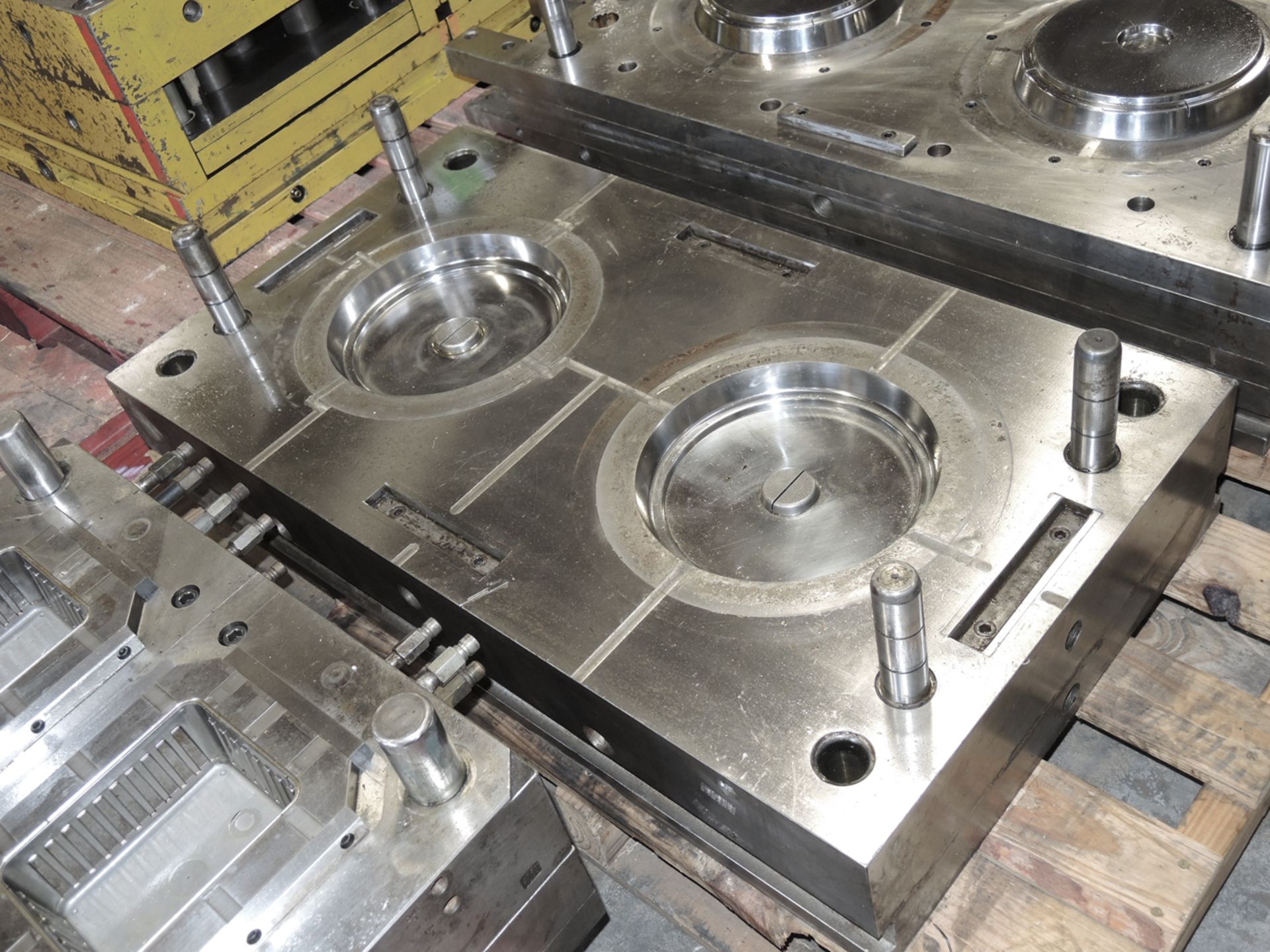 Round Divided Plate and Cover Molds - Image 10 of 19