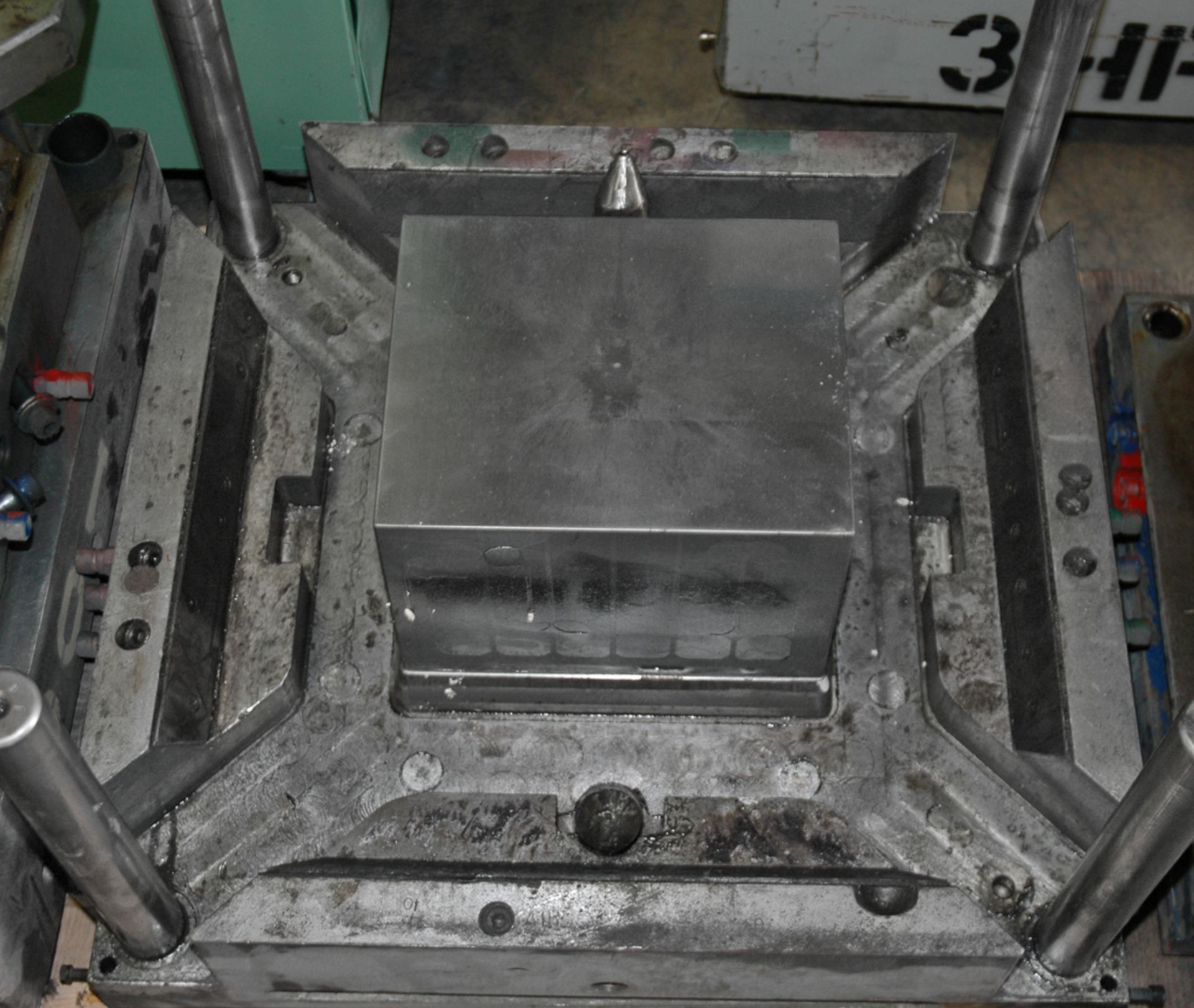 Multi-Use Small Stacking Crate Mold - Image 17 of 21