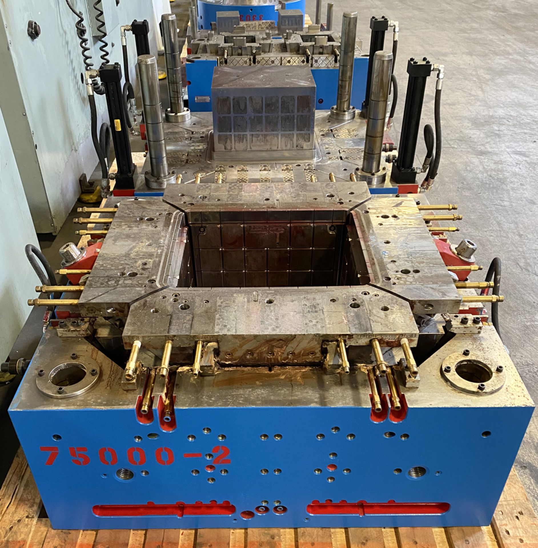 Crate Mold - Image 6 of 15