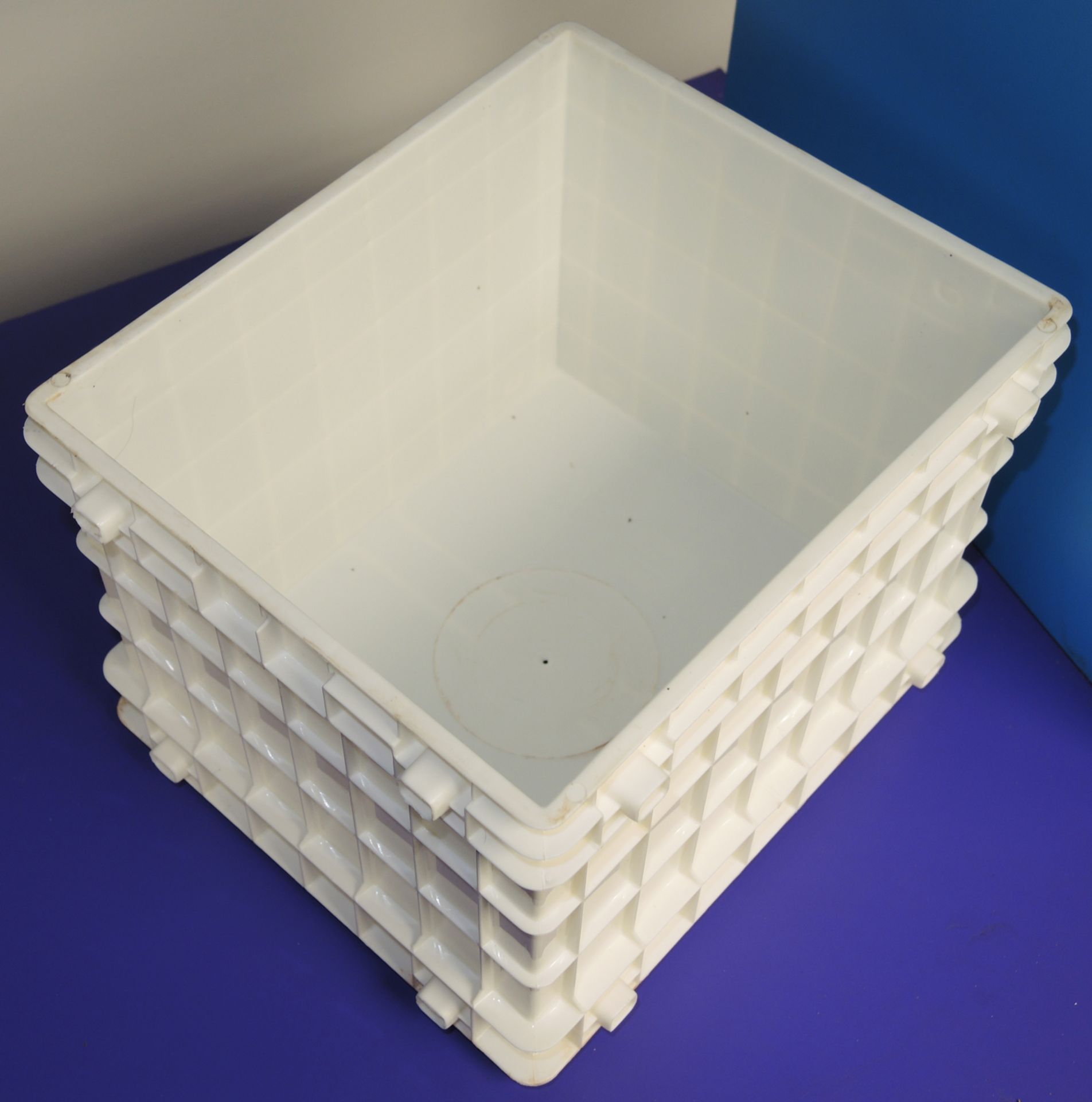 Small Stackable Panel Crate Mold - Image 11 of 12