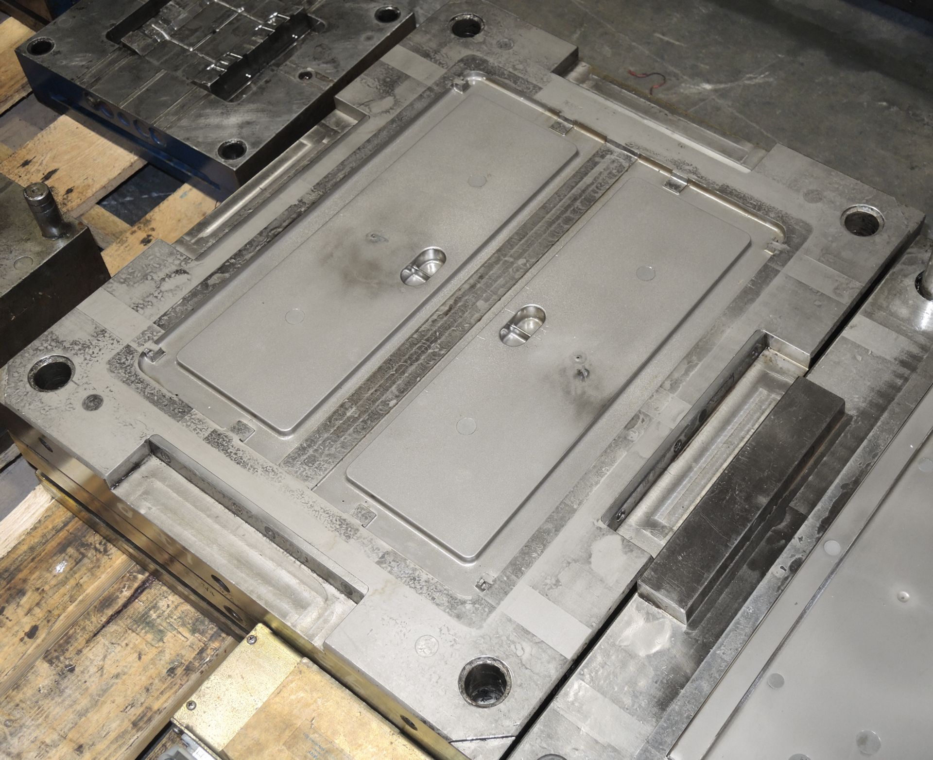 Flip Top Crate & Lid Molds - Image 17 of 17