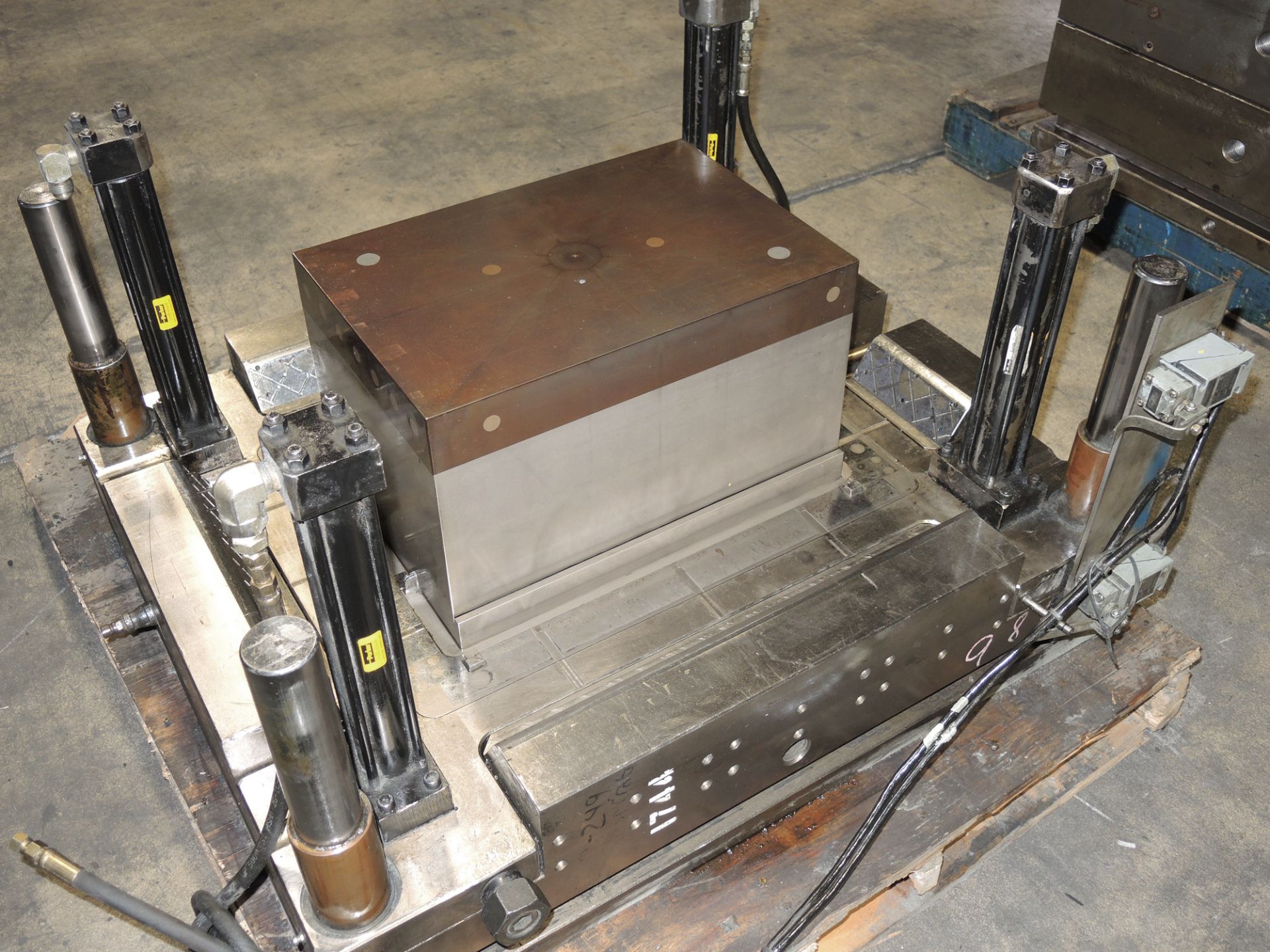 Flip Top Crate & Lid Molds - Image 13 of 17