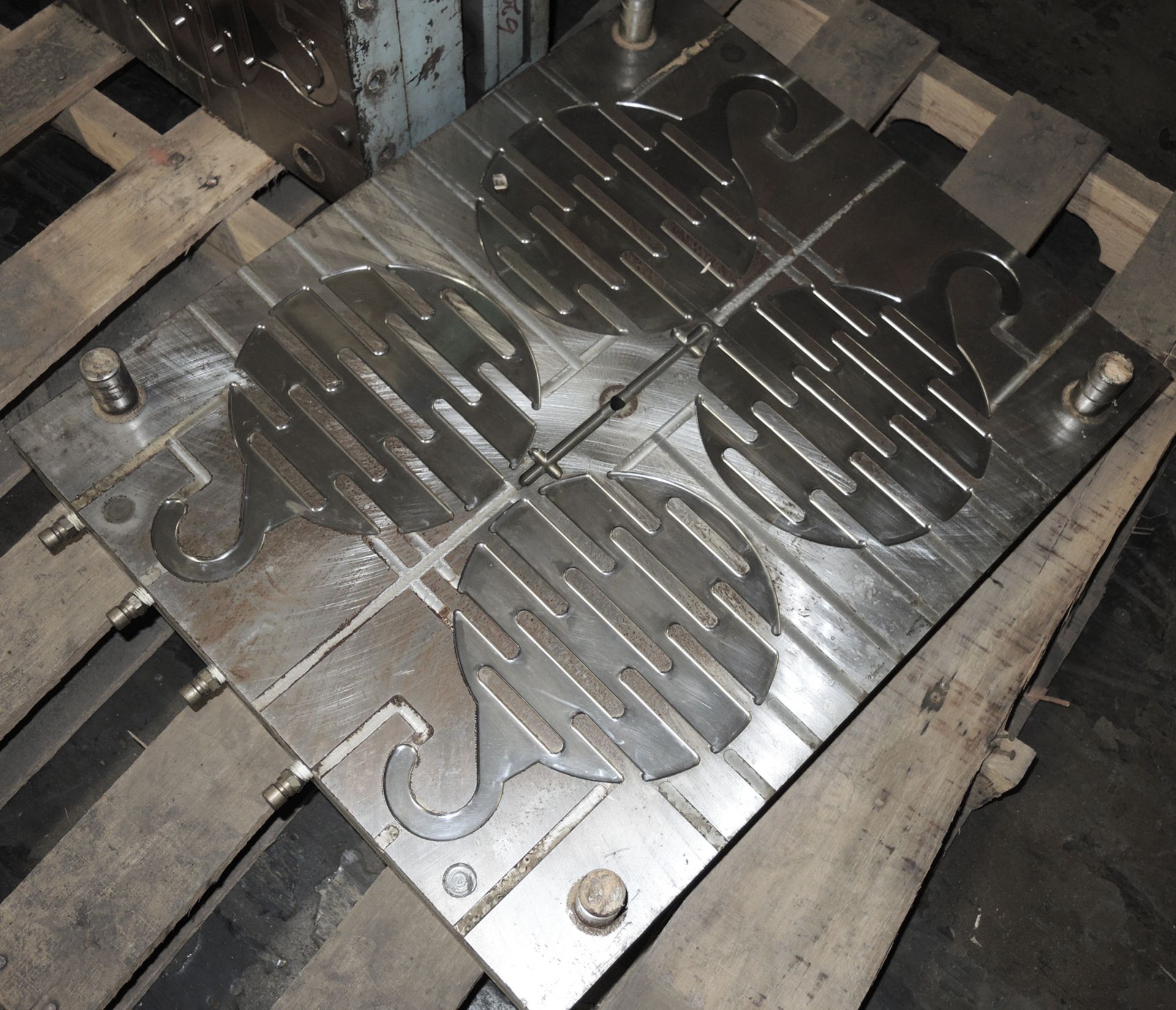 Belt Hanger Mold - Image 6 of 10