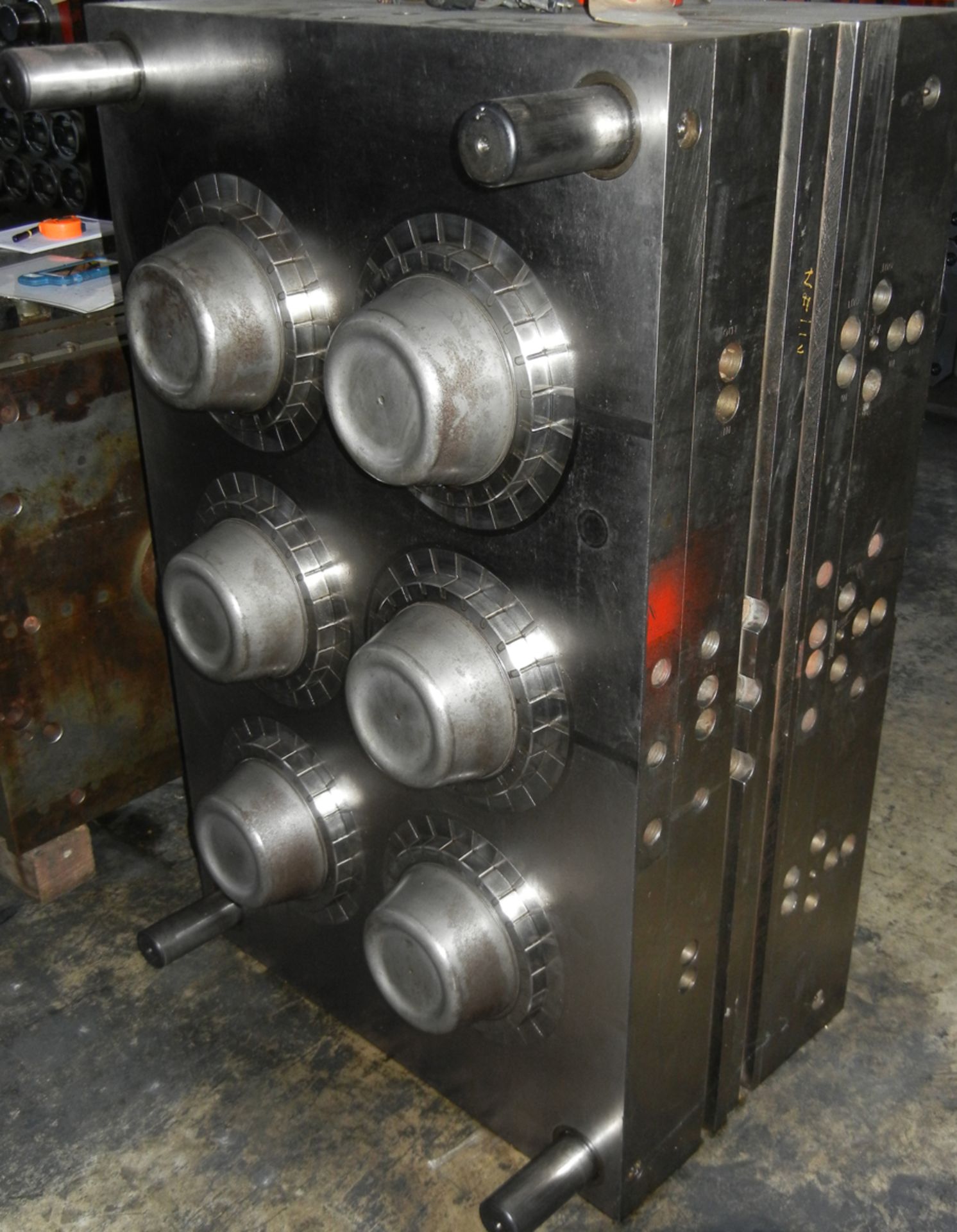 32oz/1lt - 6.75 Dia. Container Mold - Image 8 of 10