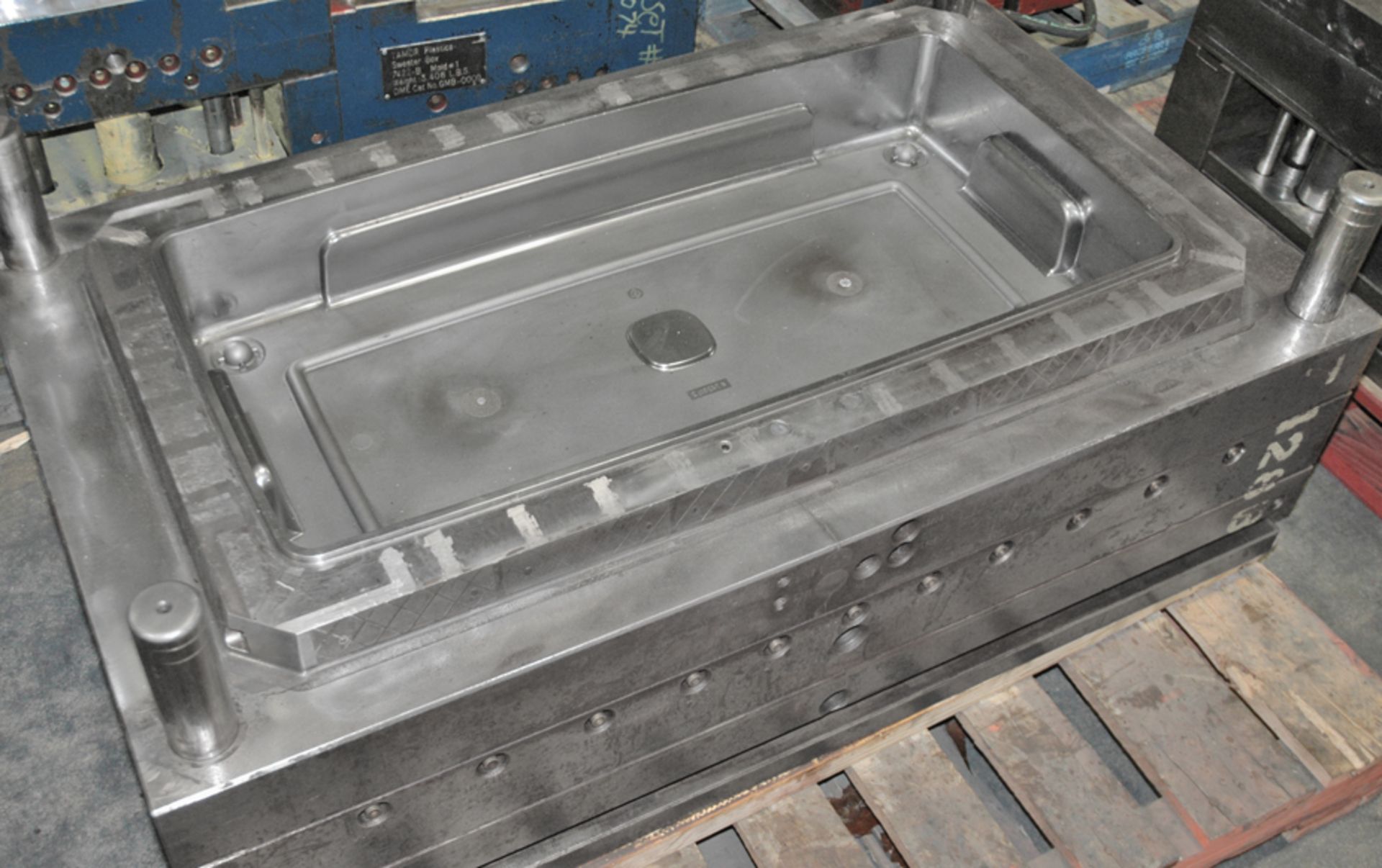 46 Quart Storage Box & Lid Molds - Image 6 of 13