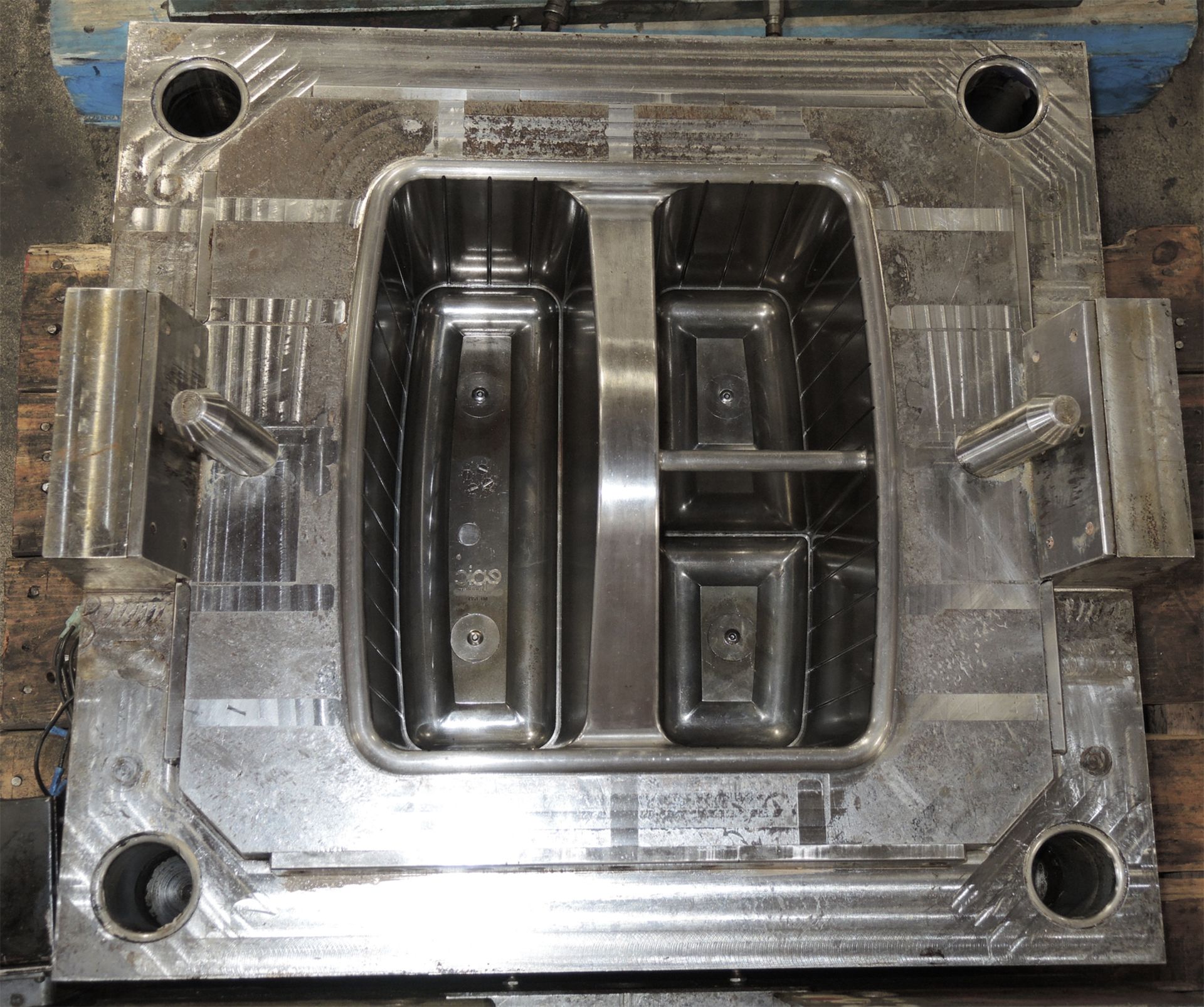 Large Handy Caddy Mold - Image 12 of 13