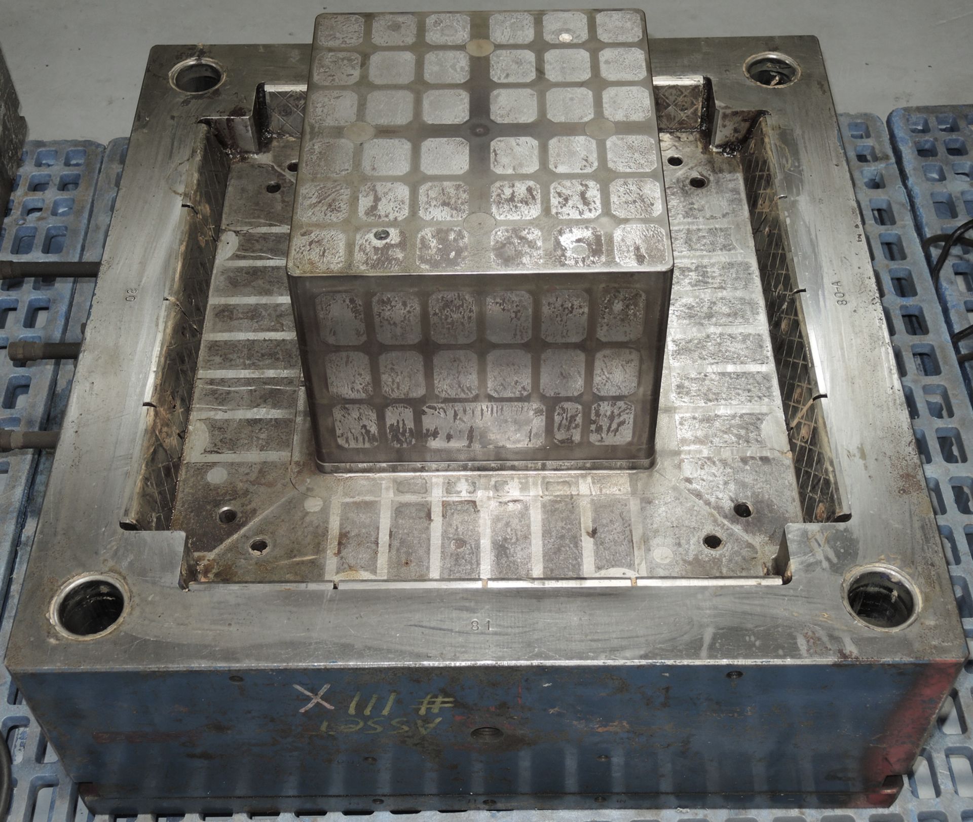 Multi-Use Light Weight Large Crate Mold - Image 9 of 13