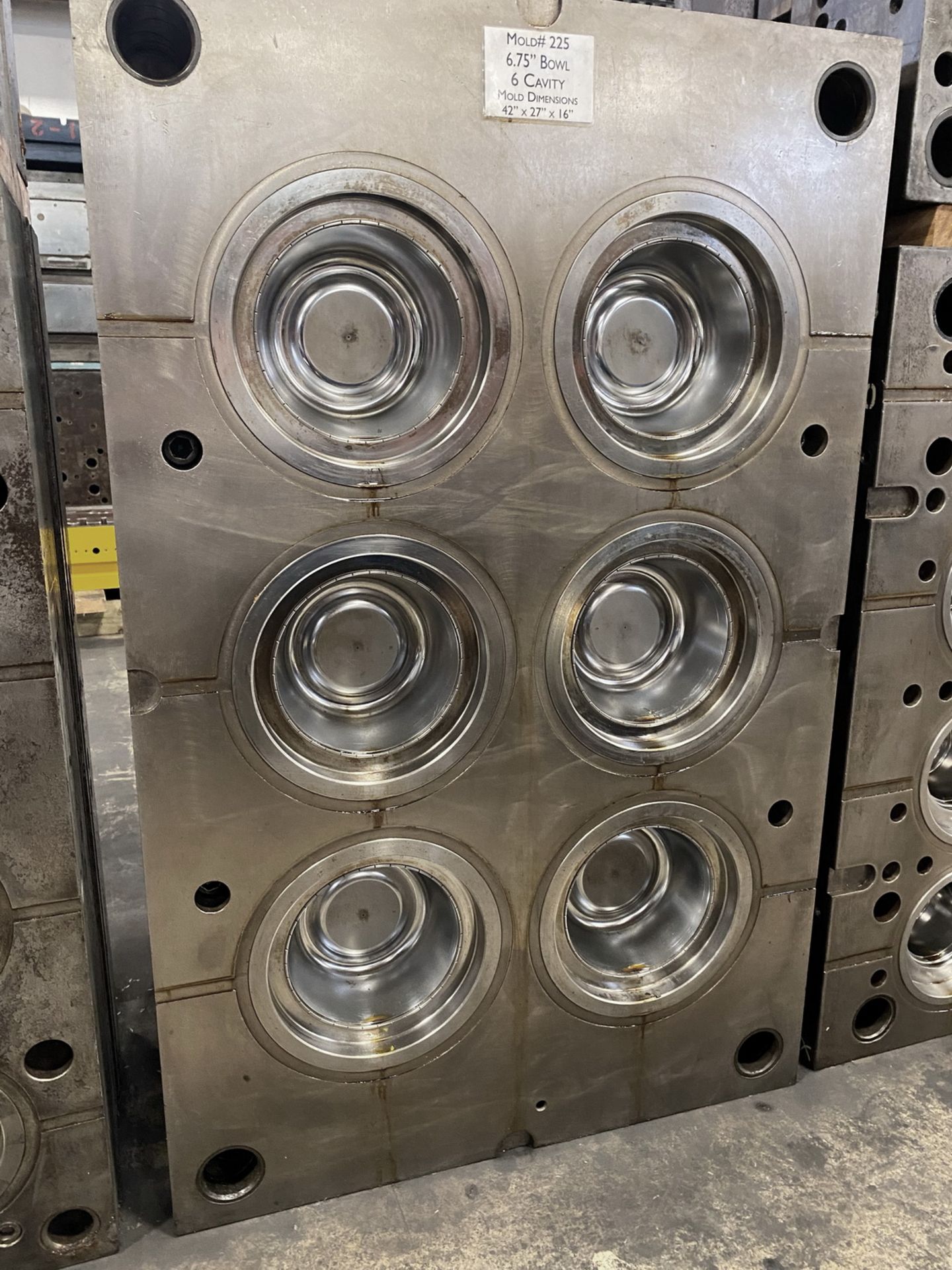 32oz/1lt - 6.75 Dia. Container Mold - Image 5 of 10