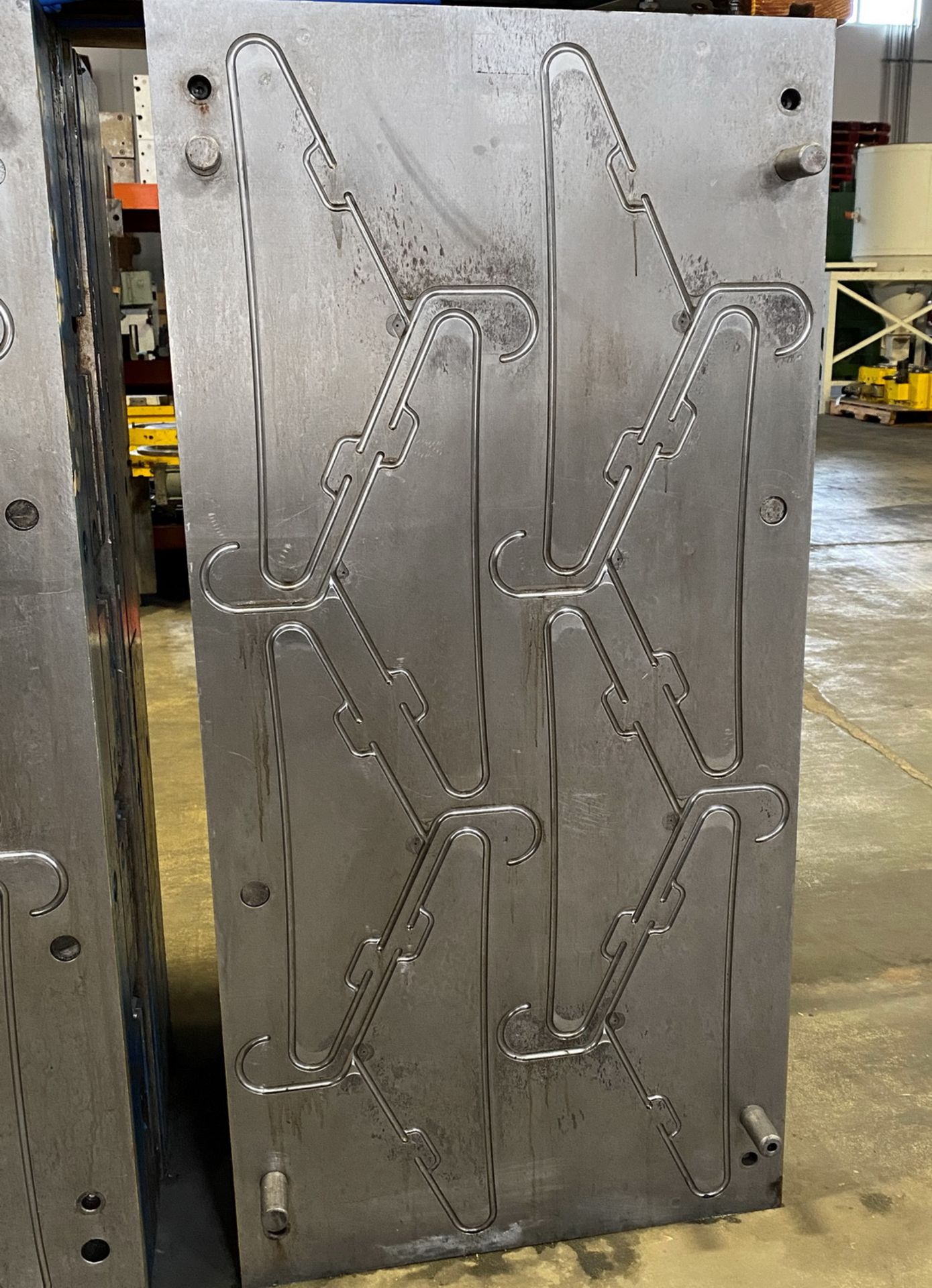 Modern Tubular Hanger Mold - Image 9 of 14