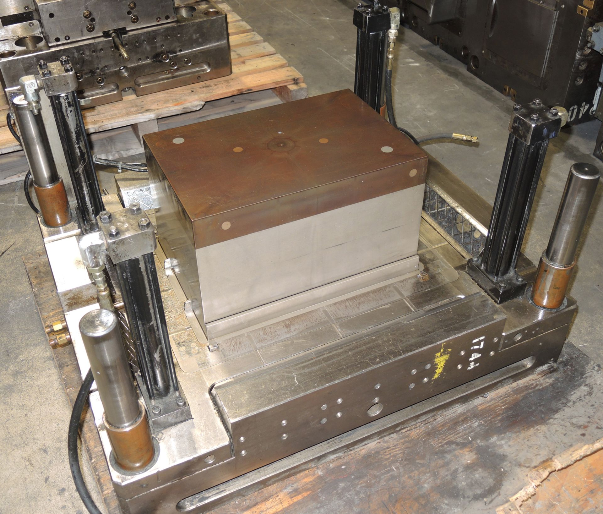 Flip Top Crate & Lid Molds - Image 11 of 17