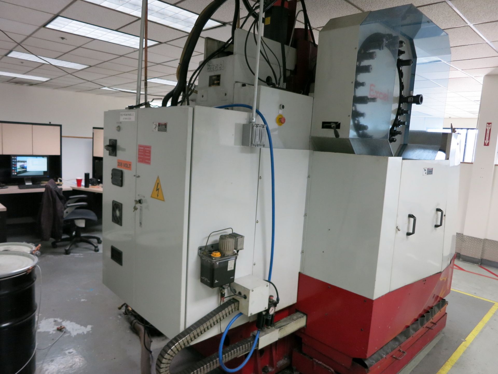 Excel-810 Vertical Machining Center - Image 4 of 8
