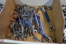 Box w/ SAE & Metric End Wrenches