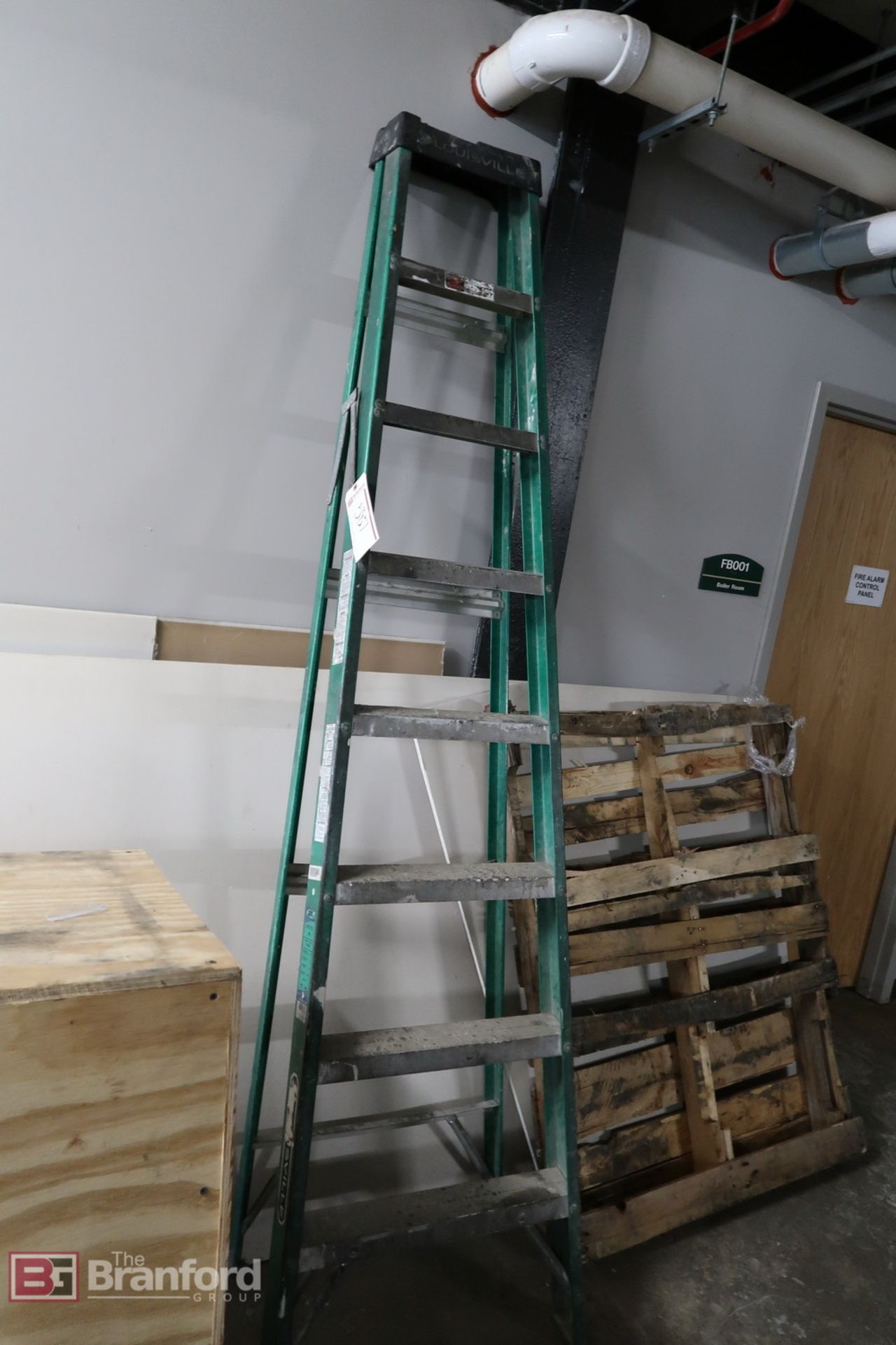 Louisville 8' Fiberglass Step Ladder