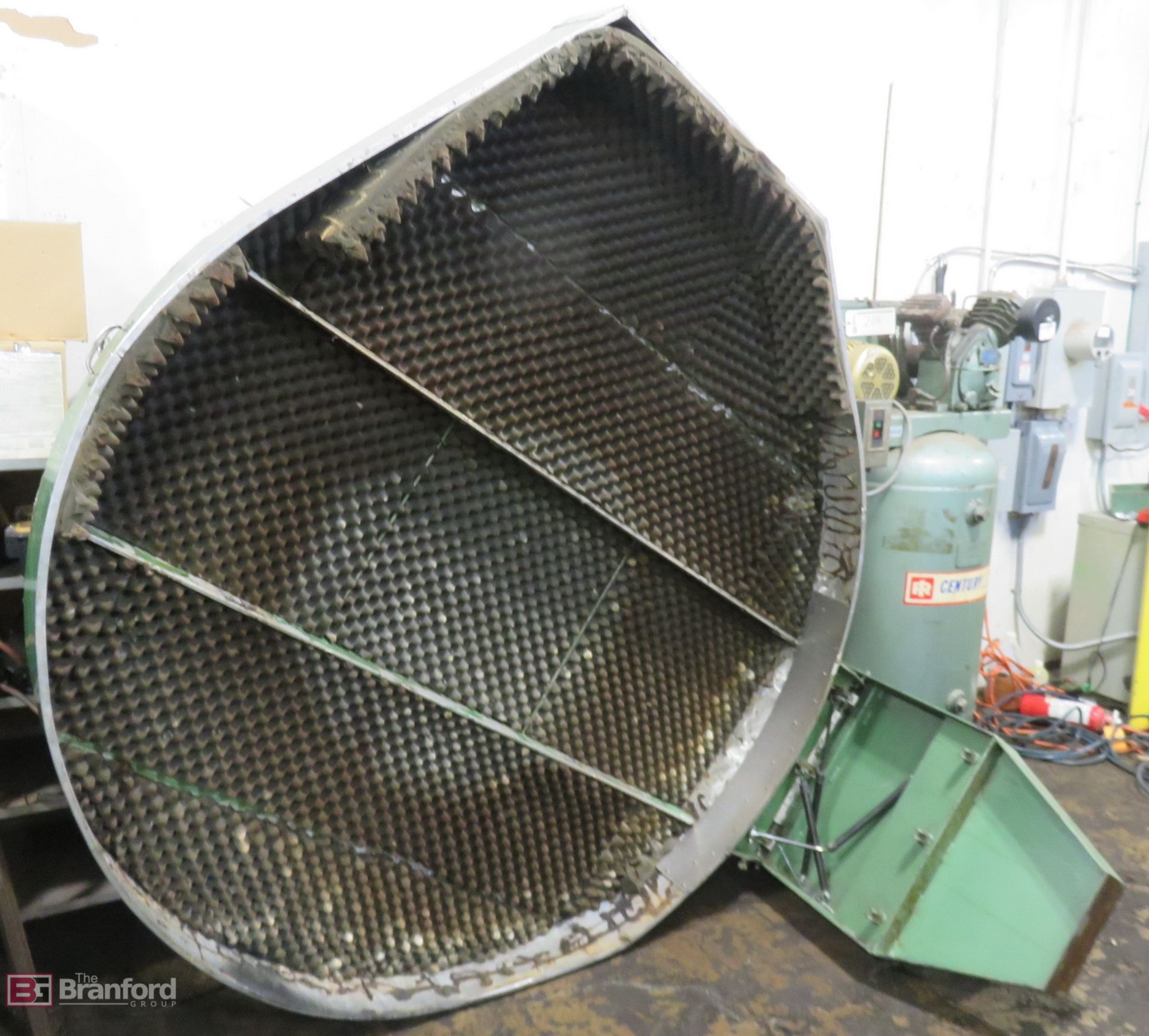 Roto-Finish Model 1516, 15-Cu Ft Vibratory Bowl Finisher - Image 8 of 11