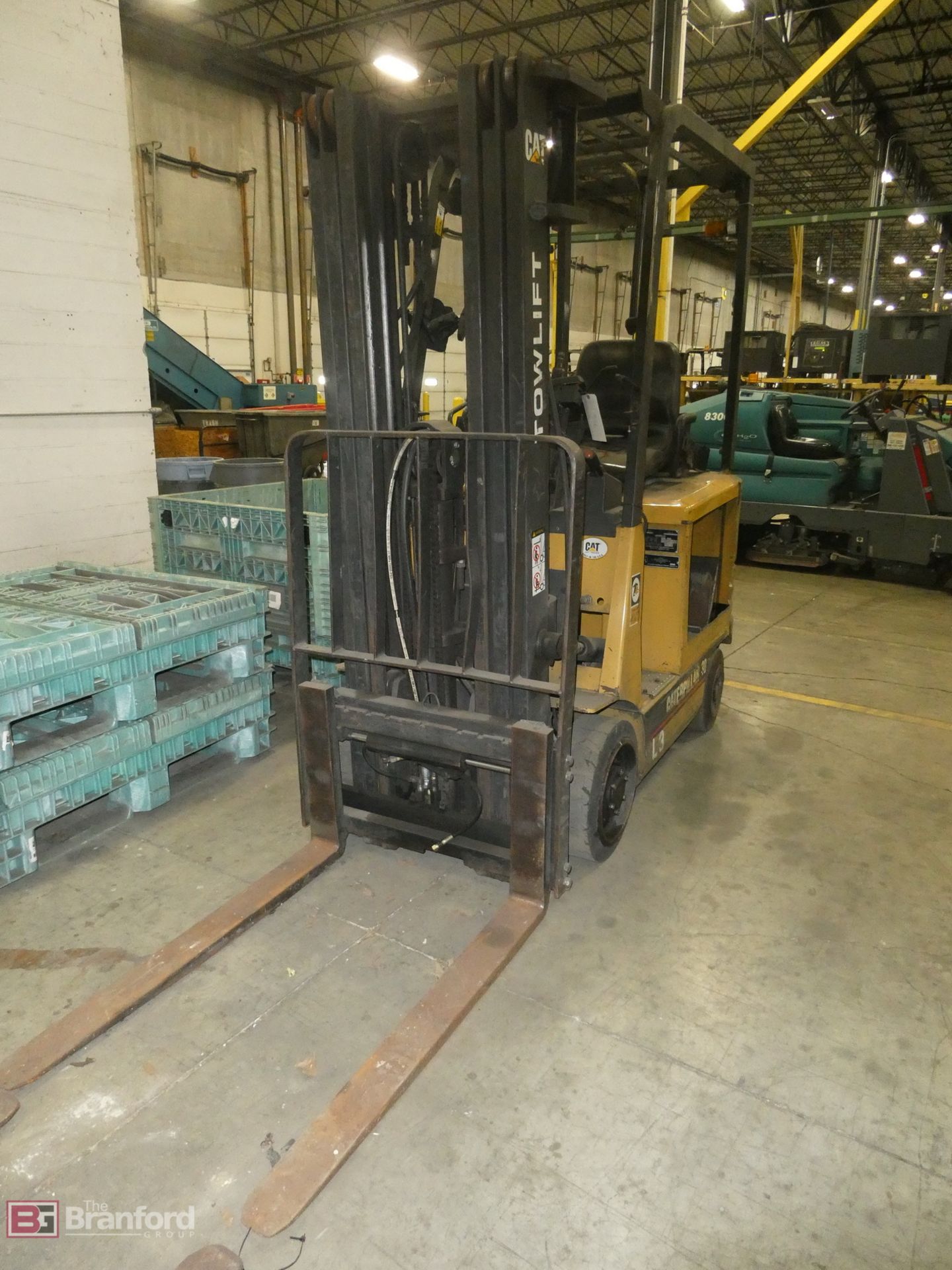 Caterpillar Model M30D, Electric Fork Lift - Image 2 of 5