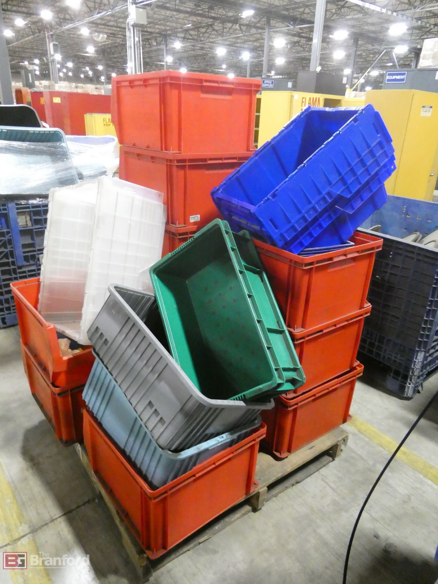 Lot of Plastic Storage Bins & Trash Buckets - Image 3 of 4