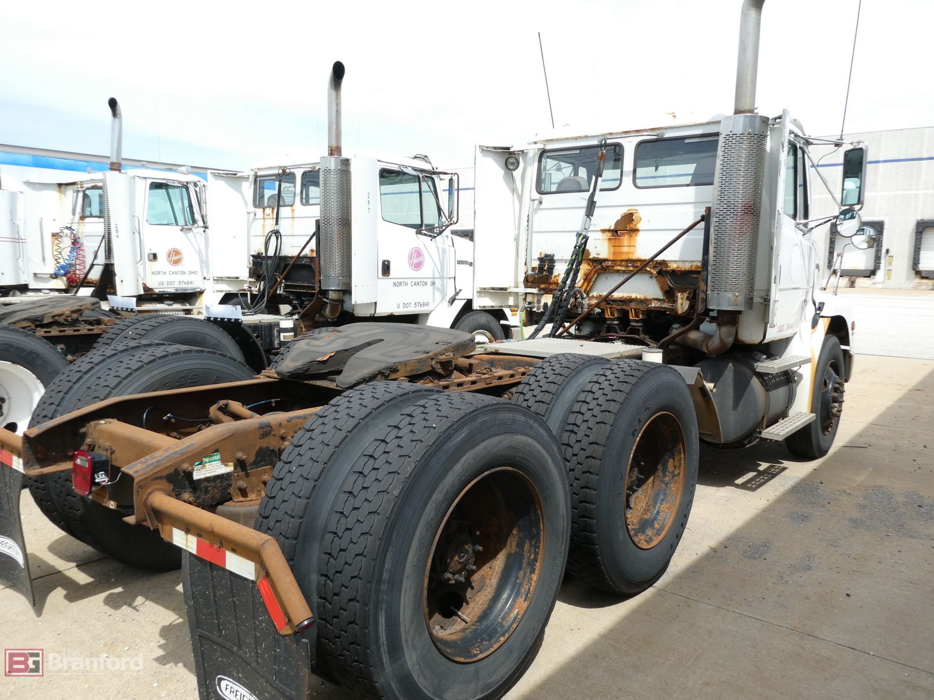 Freightliner FL112 Heavy Duty Truck w/ Cummings Engine - Image 4 of 21