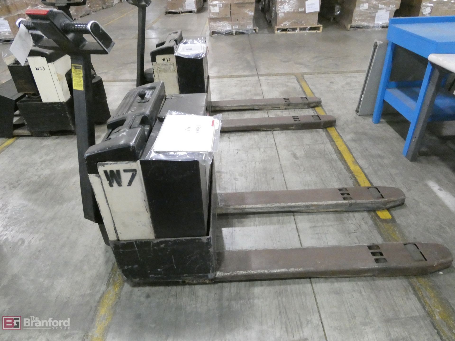 Crown Model 831, Electric Pallet Jack (No Battery)