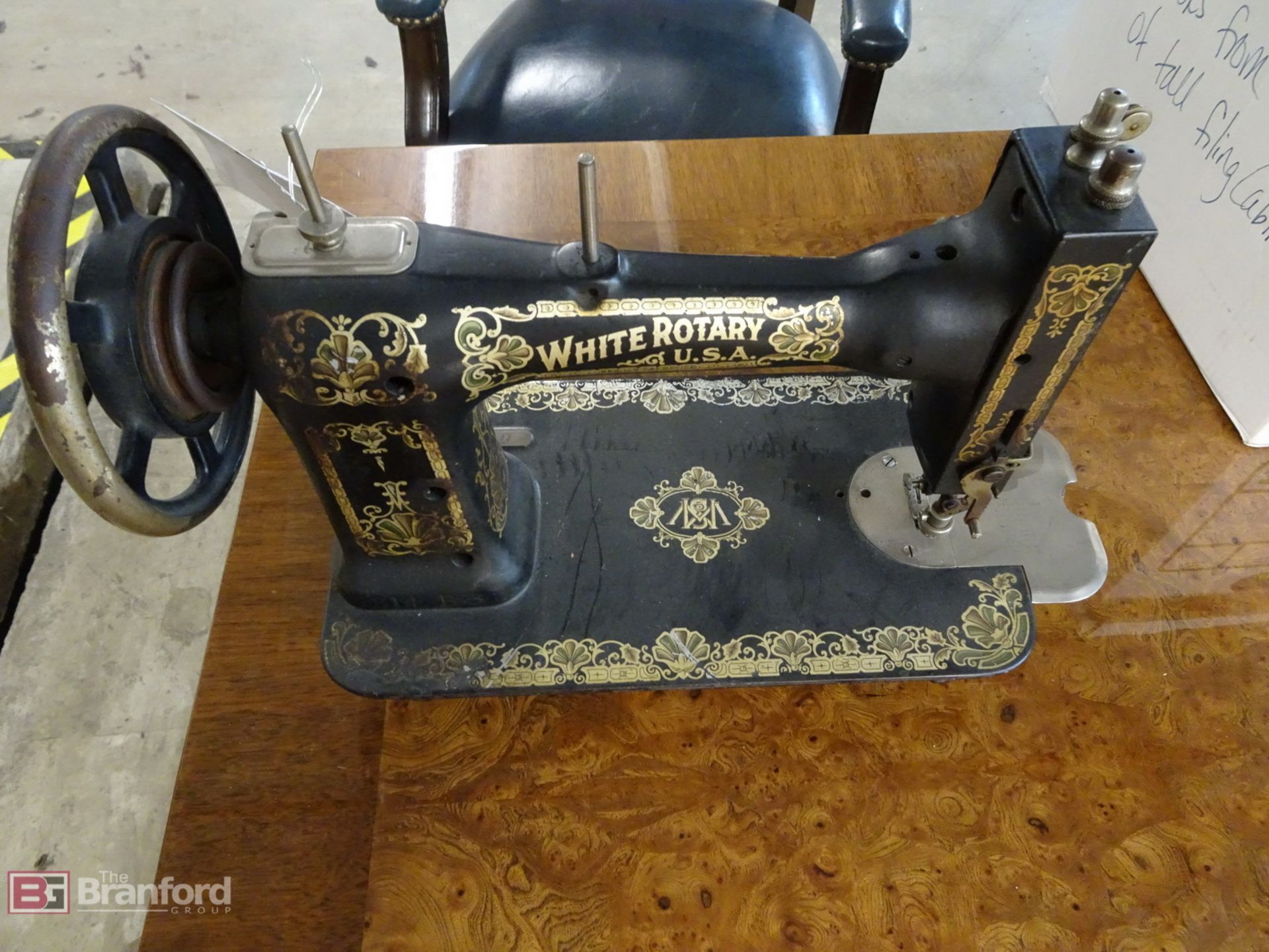 Vintage White Rotary U.S.A Sewing Machine FR 2383085 - Image 2 of 5
