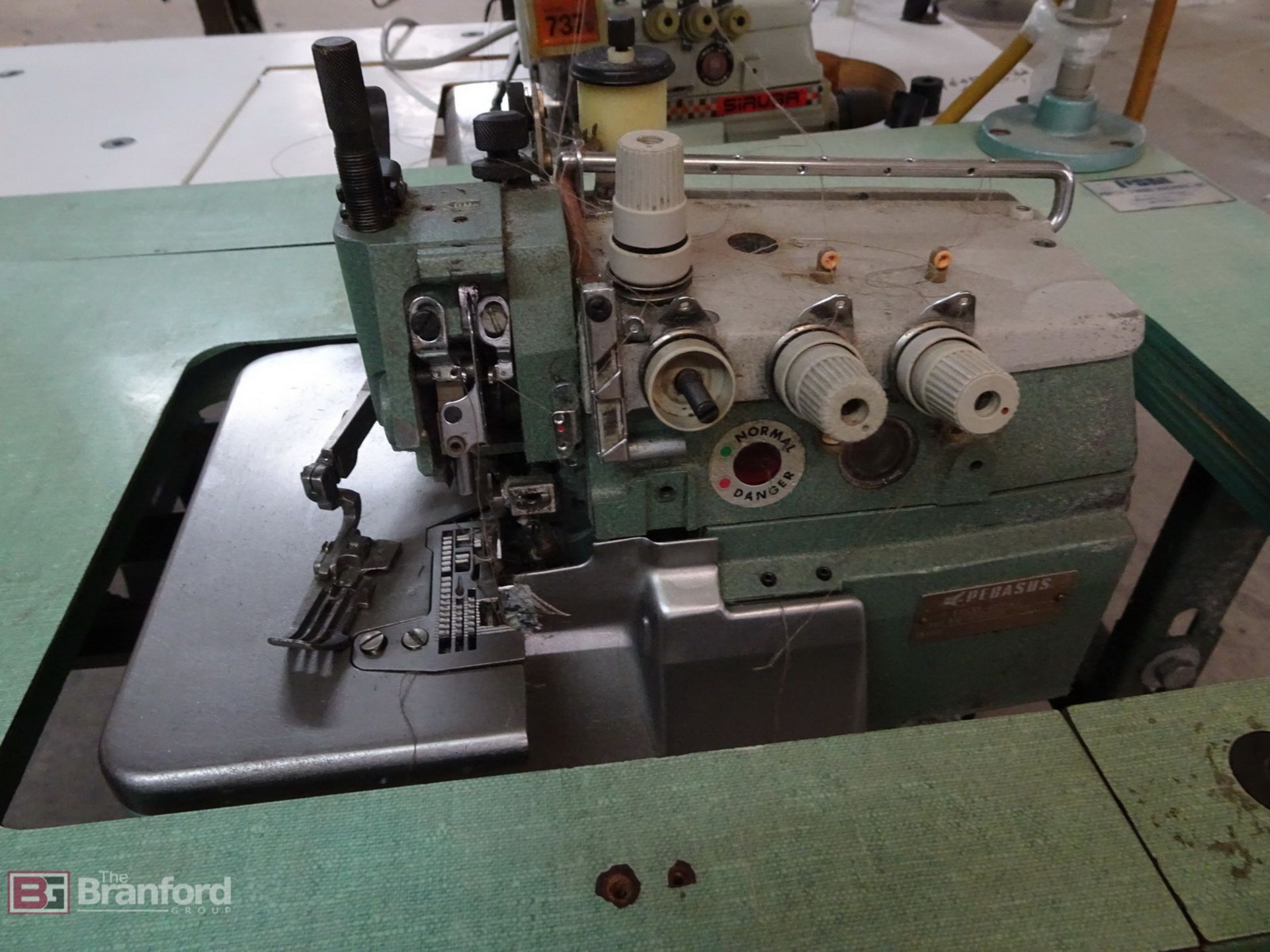(2) Sewing Machines - Image 2 of 5