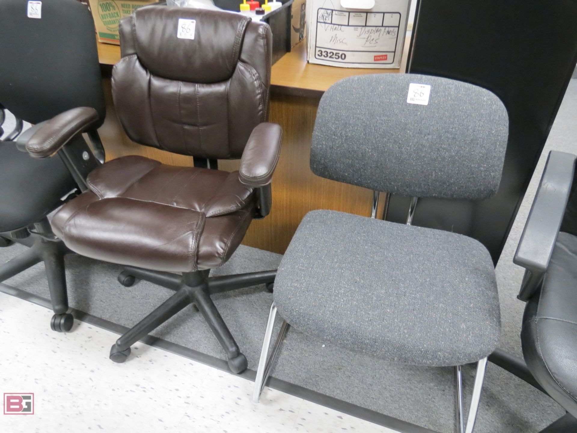 Lot of (6) Assorted Desk Chairs - Image 4 of 5