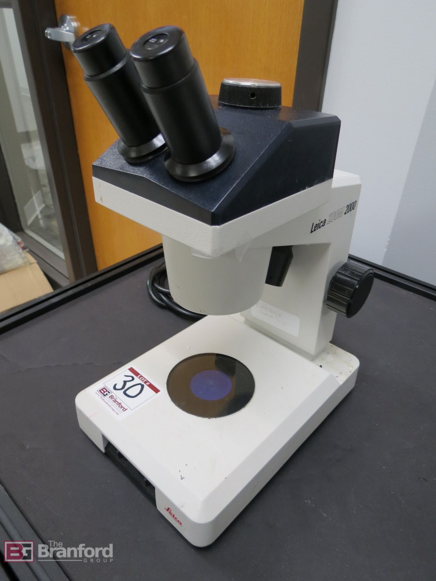 Leica Zoom 2000 Illuminated Stereo Zoom Microscope
