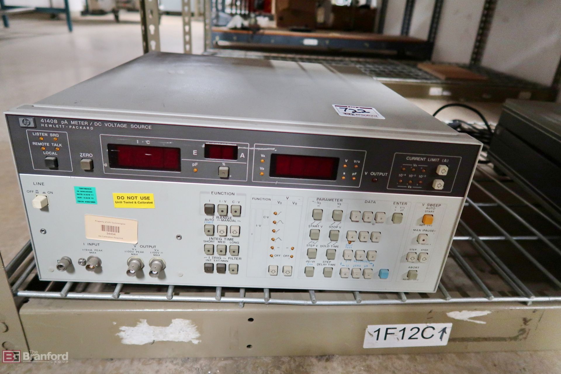 HP 4140B pA meter / DC voltage source