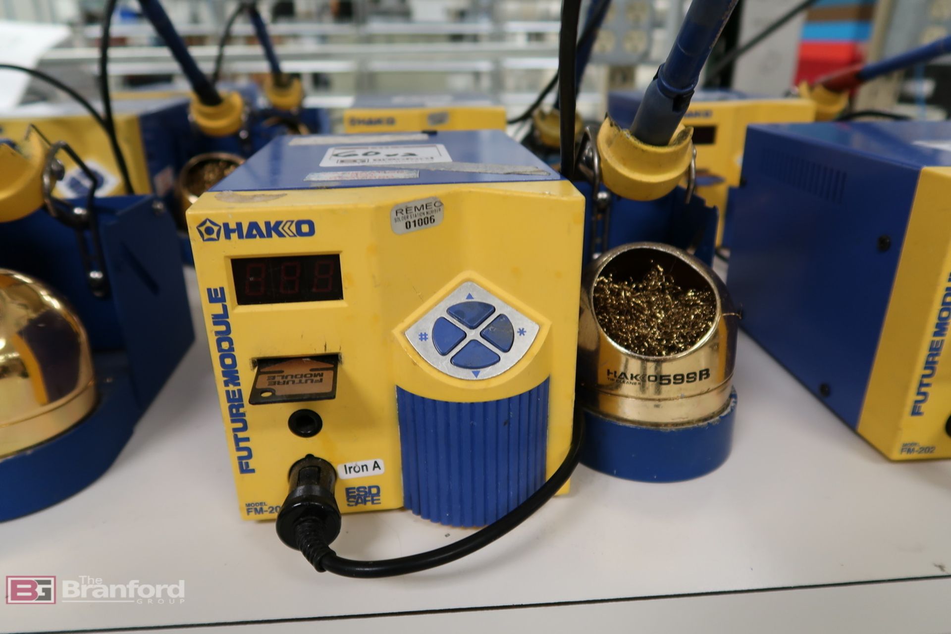 (2) Hakko FM-202 soldering stations - Image 2 of 3