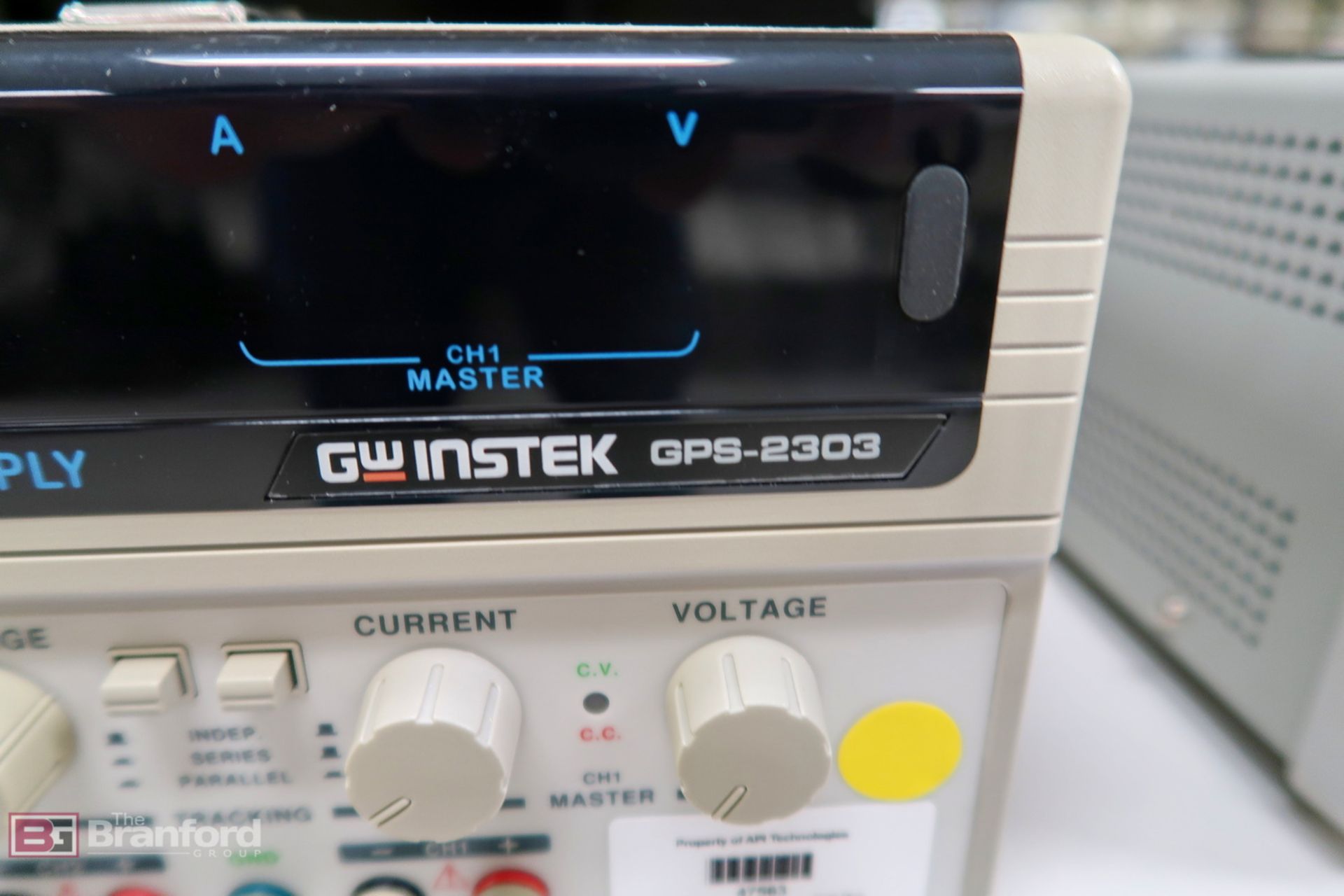 GW Instek GPS-2303 laboratory DC power supply - Image 2 of 2