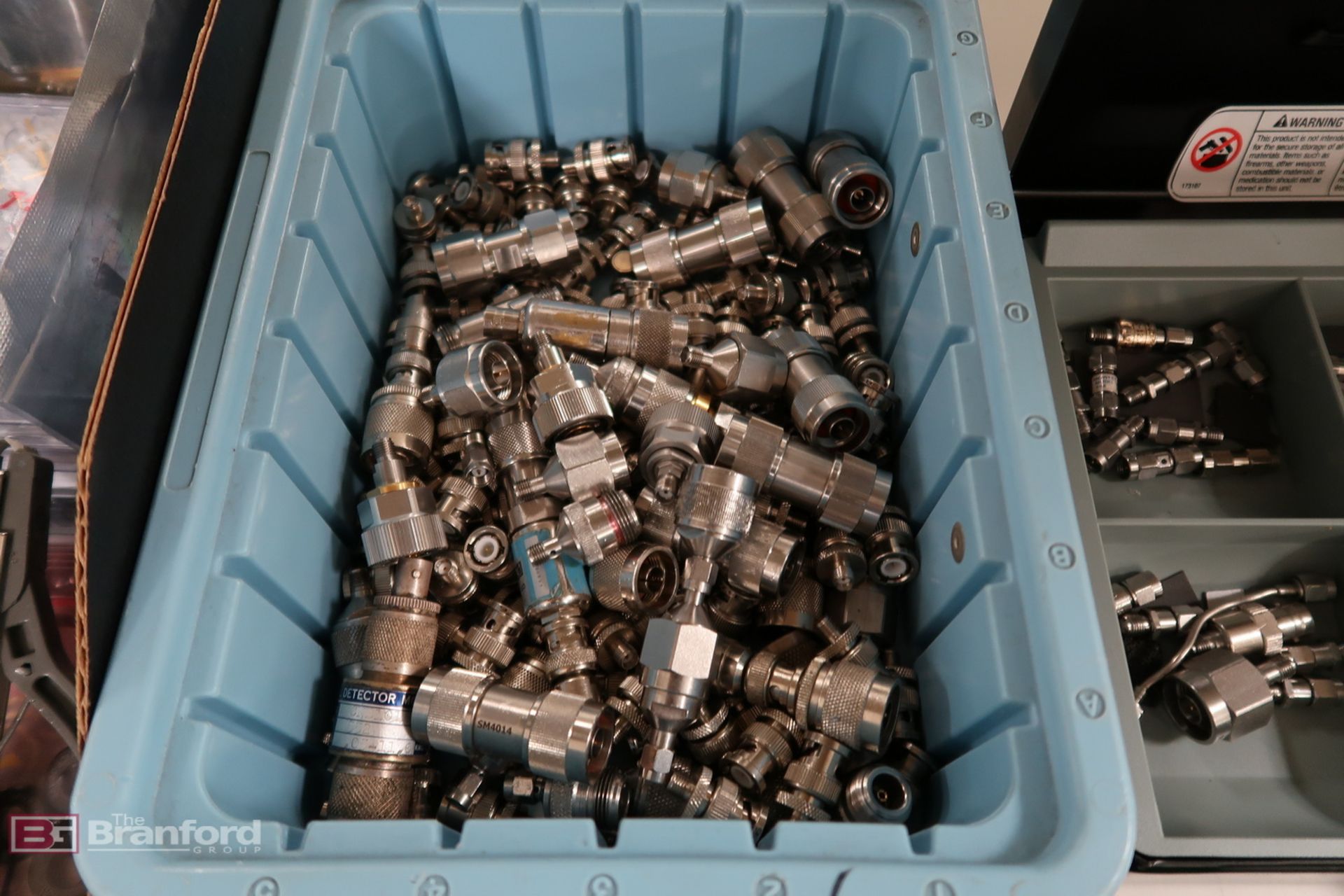 Lot of valves, gages and regulators - Image 8 of 10