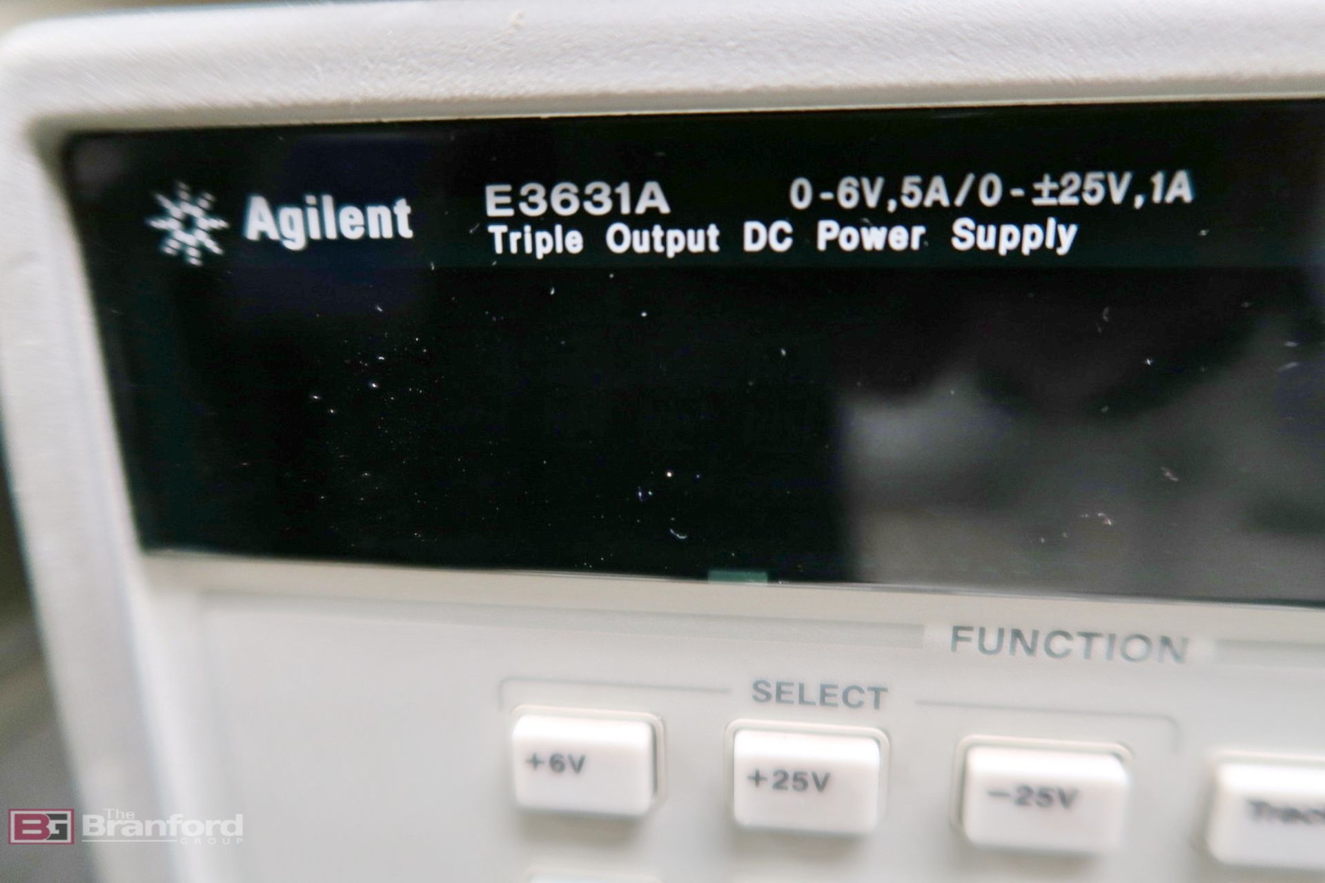 Agilent E3631A triple output DC power supply - Image 2 of 3