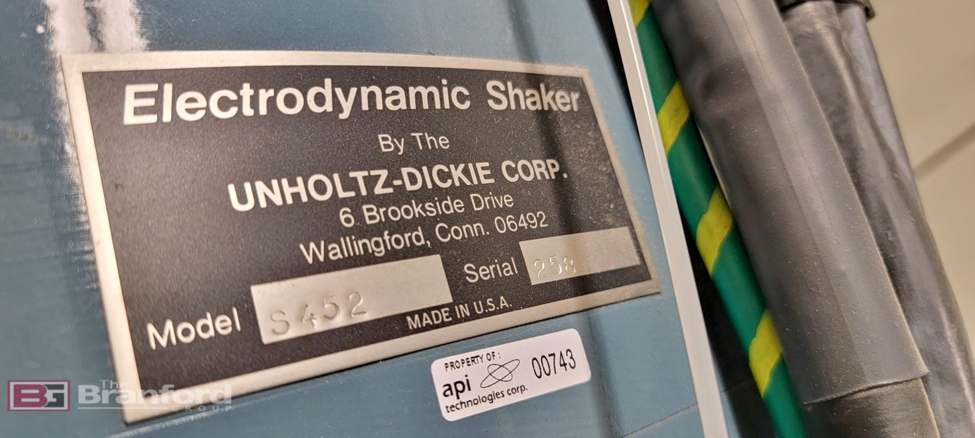 Unholtz-Dickie (UDC) S452 electrodynamic shaker system - Image 8 of 10