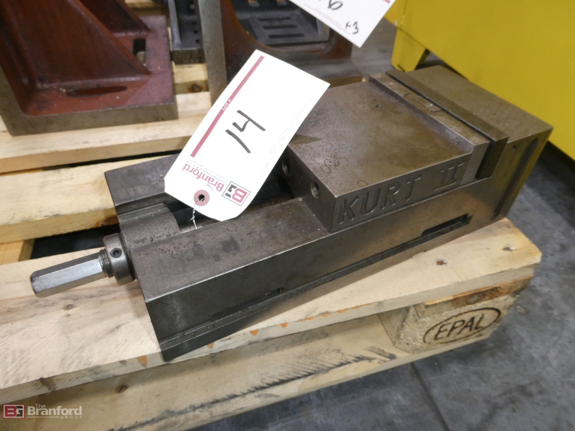 Kurt Model PT600A, 6" Machine Vise