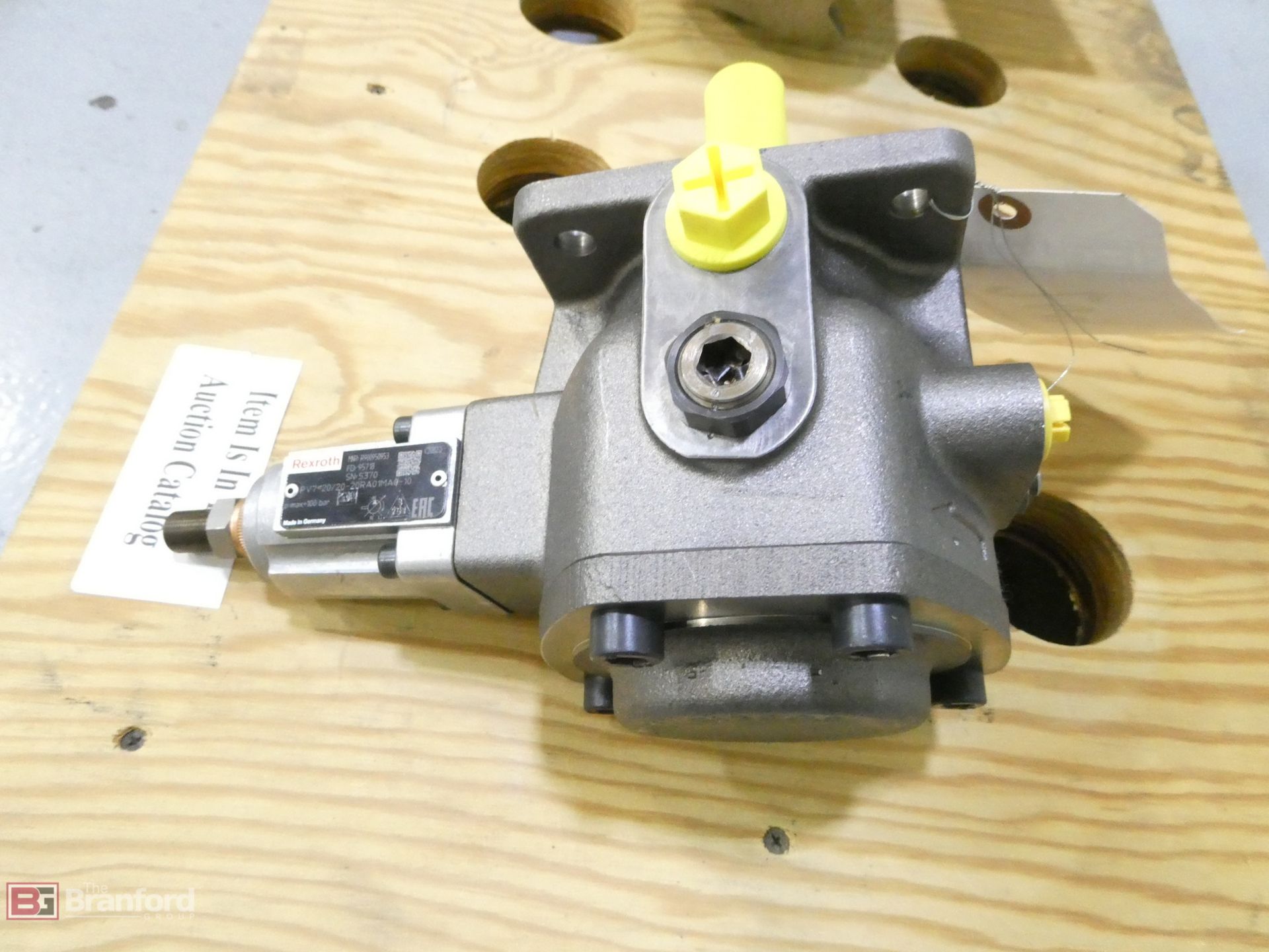 Rexroth Type PV7-20/20-20RA01MA0-10 , Adjustable Vane Pump (New)