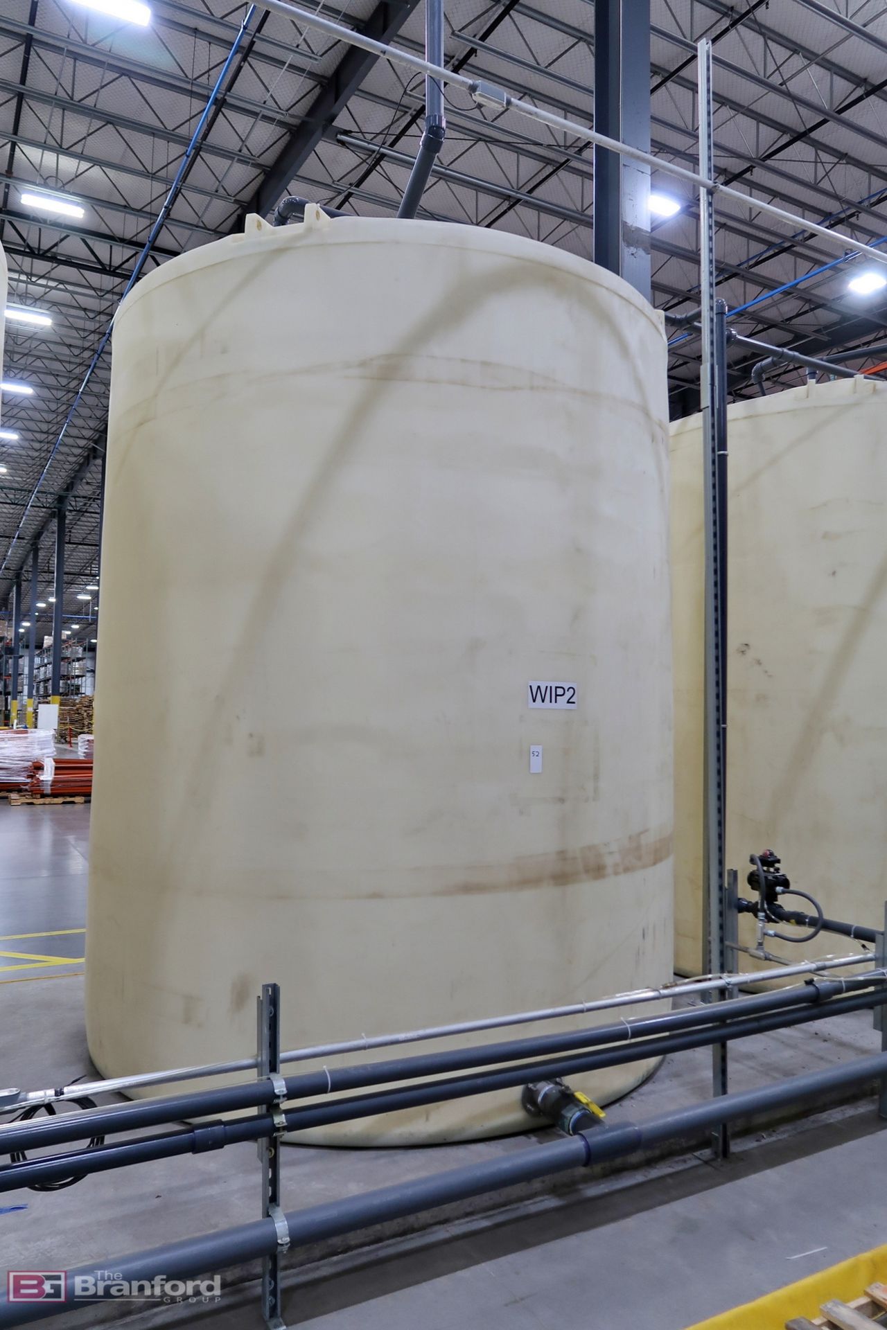 5,600-gallon poly tank