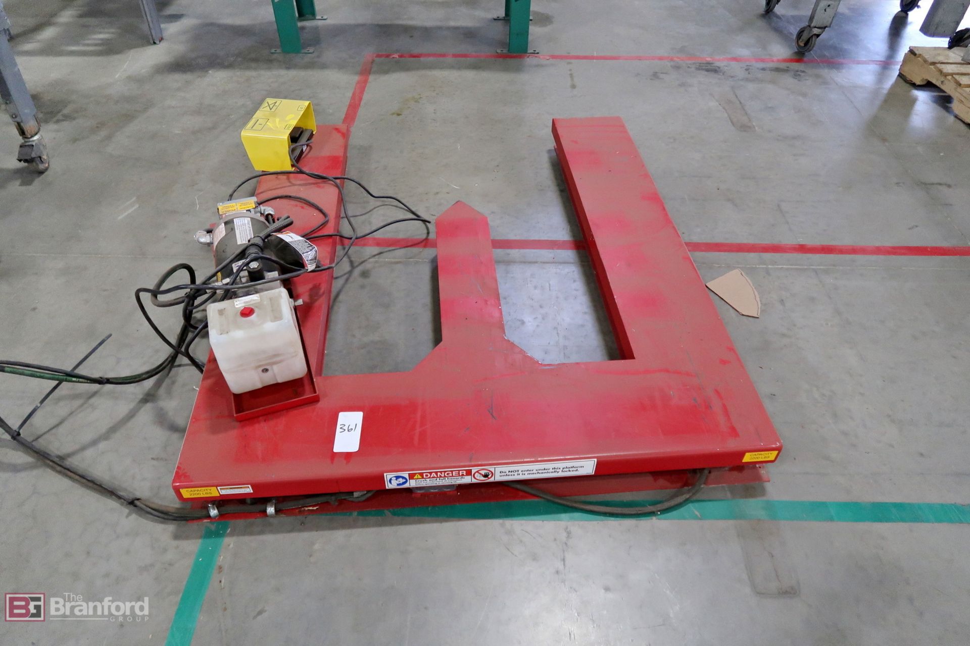 Southworth hydraulic pallet lifter