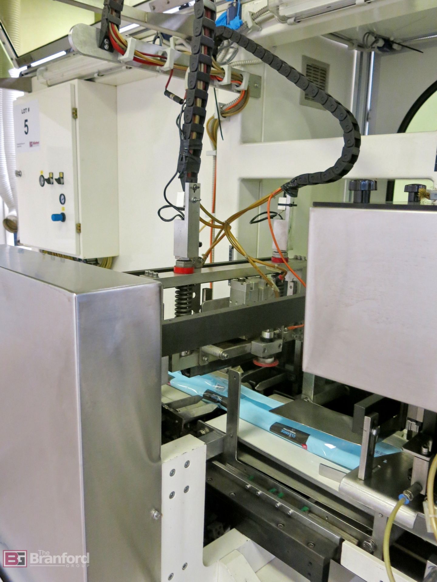 2013 Kansan model DYN-WA-120 flow wrap machine - Image 6 of 13