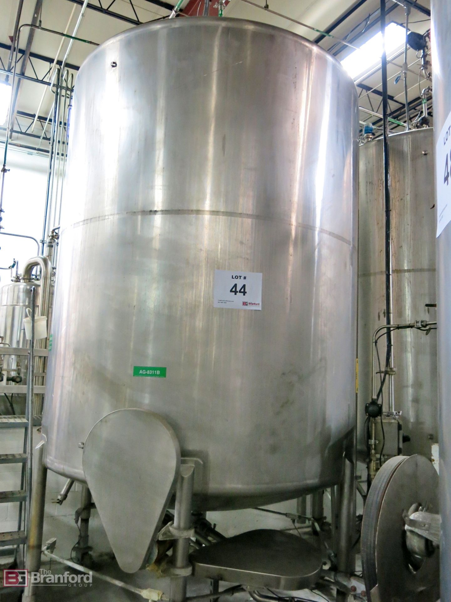 Stainless Steel craft 3000-gallon round bottom stainless steel agitating liquid storage tank - Image 2 of 4