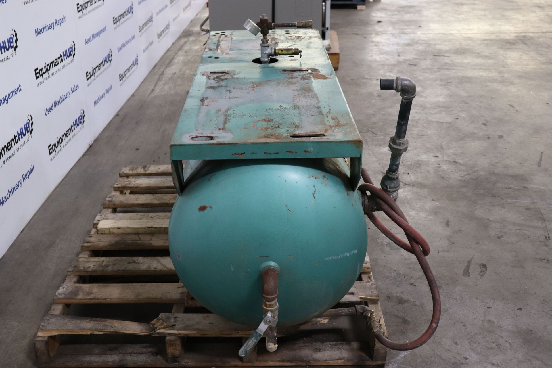 80 Gallon Horizontal Air Holding Compressor Receiver Handling Tank - Image 6 of 7