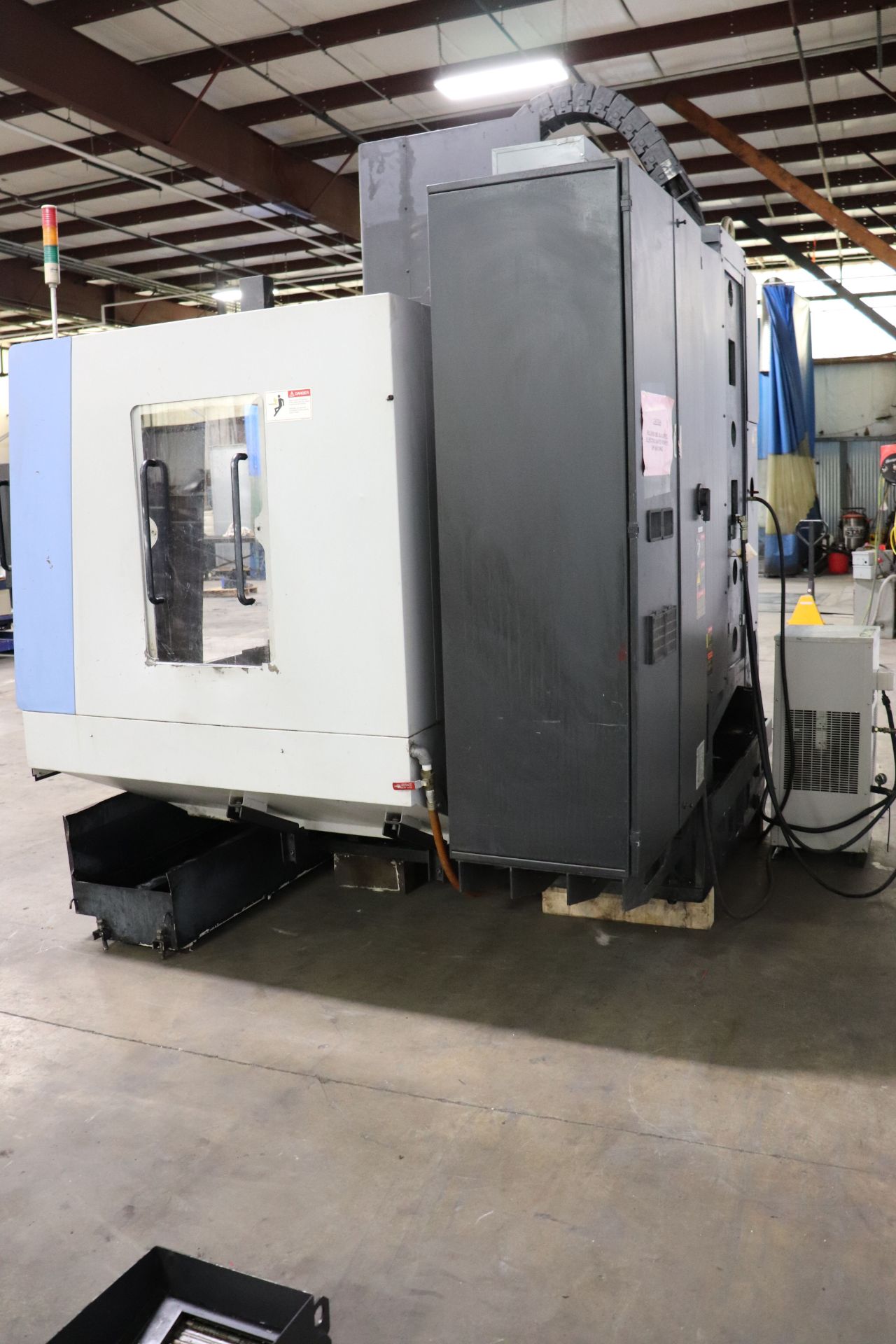 Doosan MV-4020L CNC Vertical Machining Center - Image 10 of 18