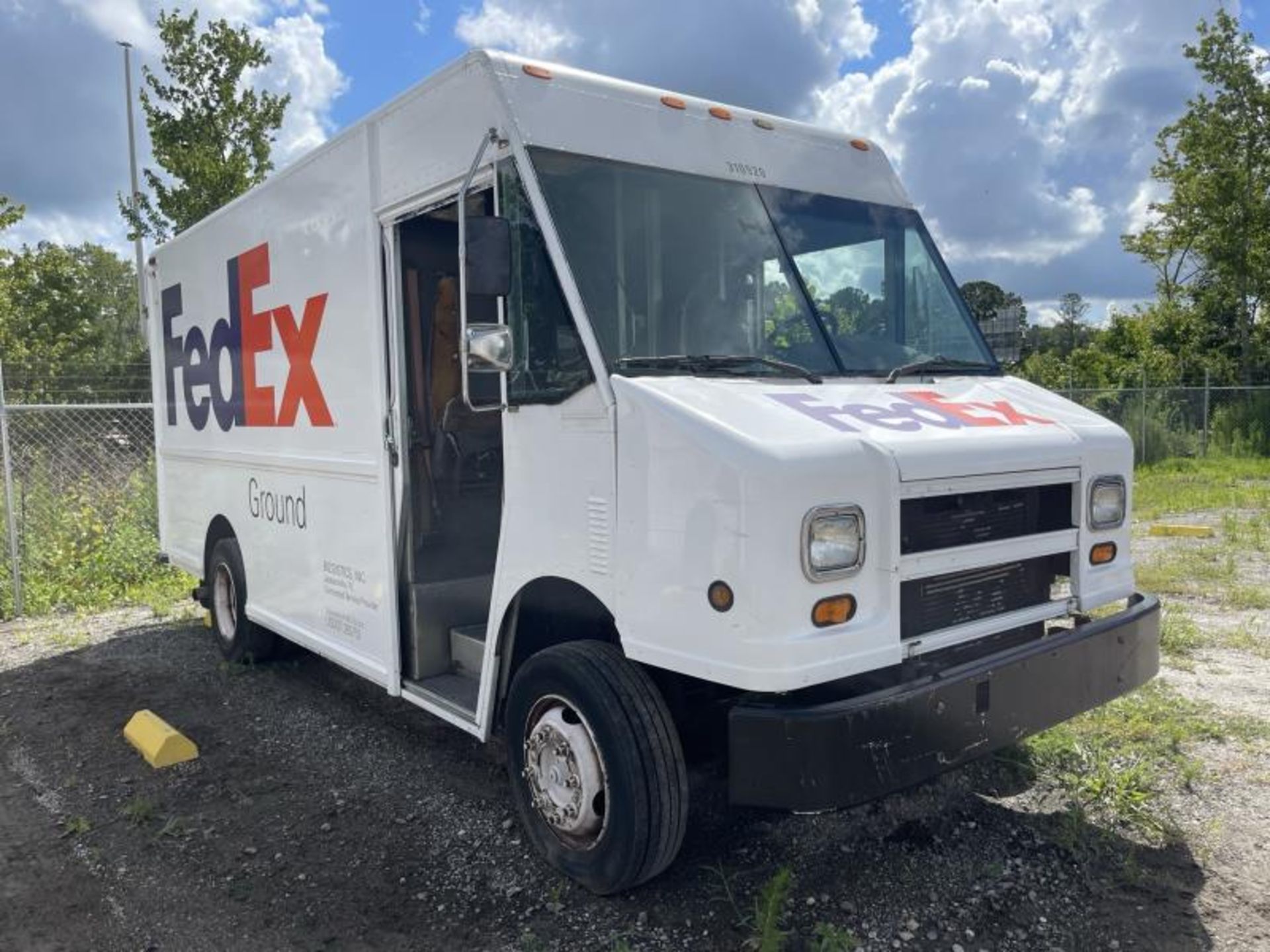 Truck# 310920: 1999 Freightliner MT45/ P700 22' Overall Length, 506,061 Miles, Lyntx DriveCam, - Image 2 of 21