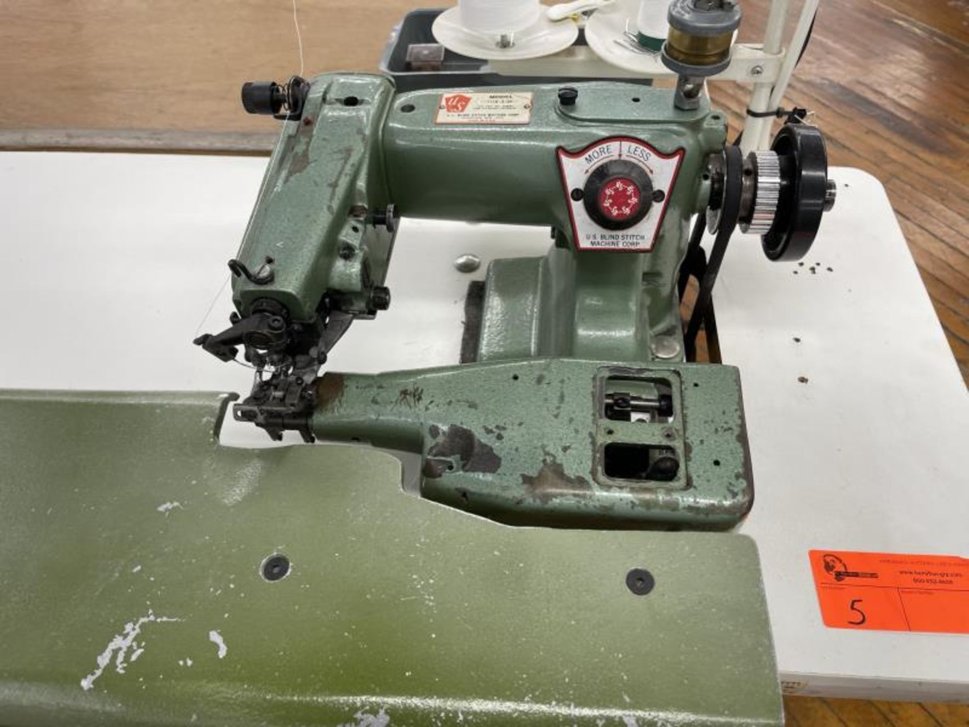 US Blind Stitch Sewing Machine M: 1118-9-DP SN: 123229 - Image 2 of 4