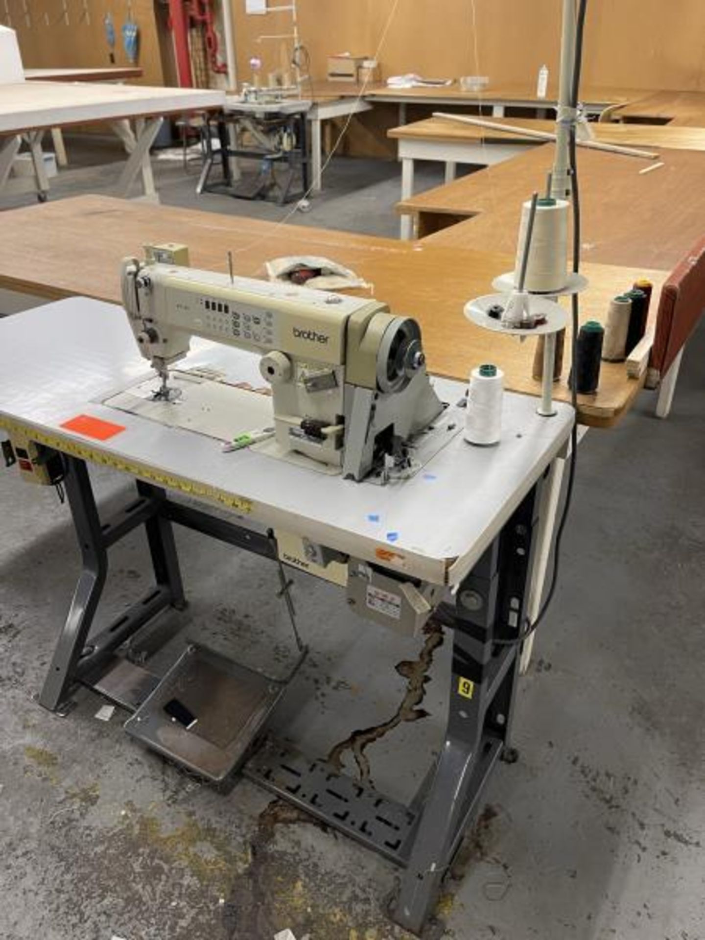 Brother Sewing Machine Mark III M: DB2-B737-413 SN: F8004833 - Image 5 of 7